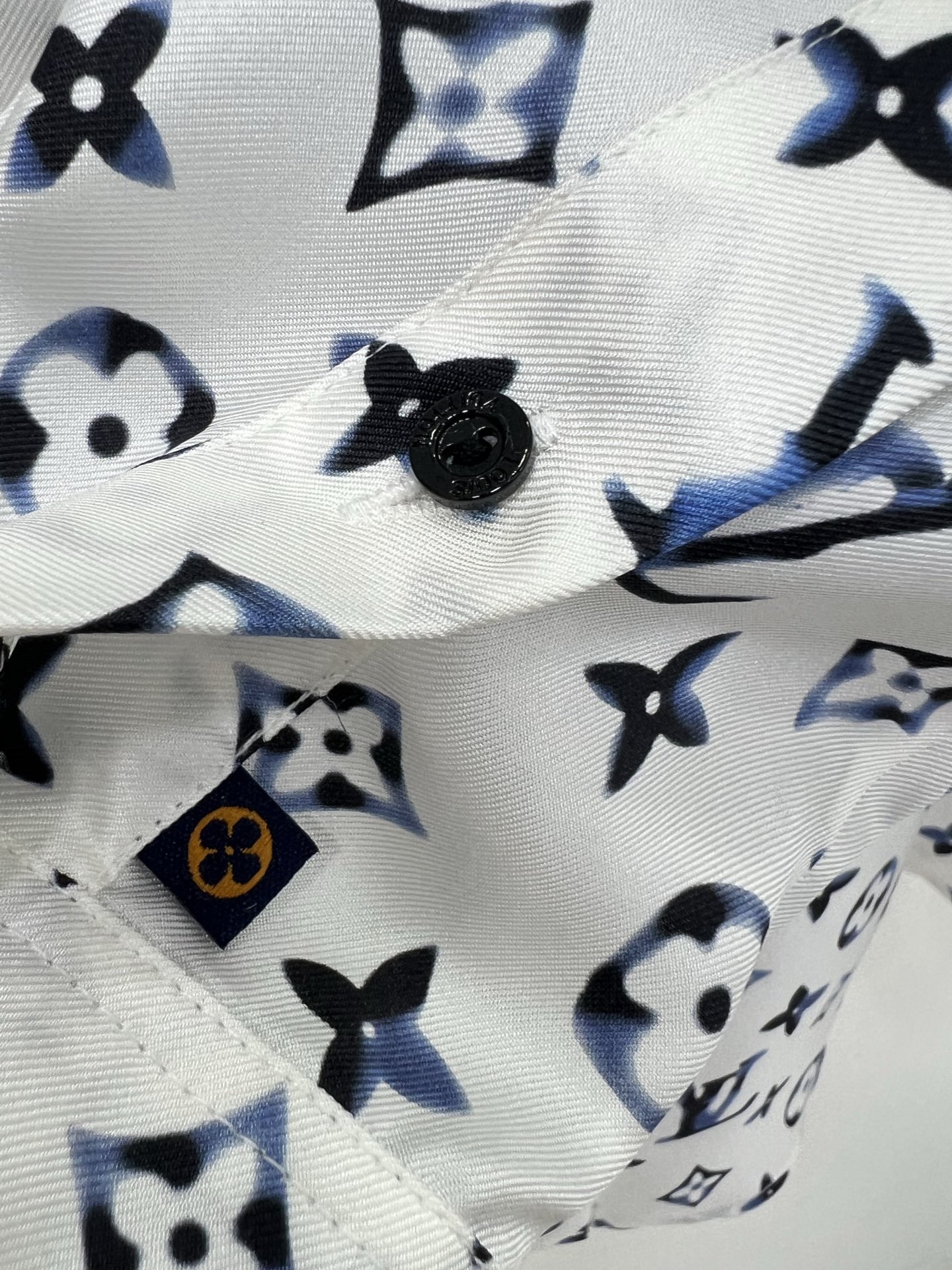 Louis vuitton アクアレル モノグラム シルクシャツ