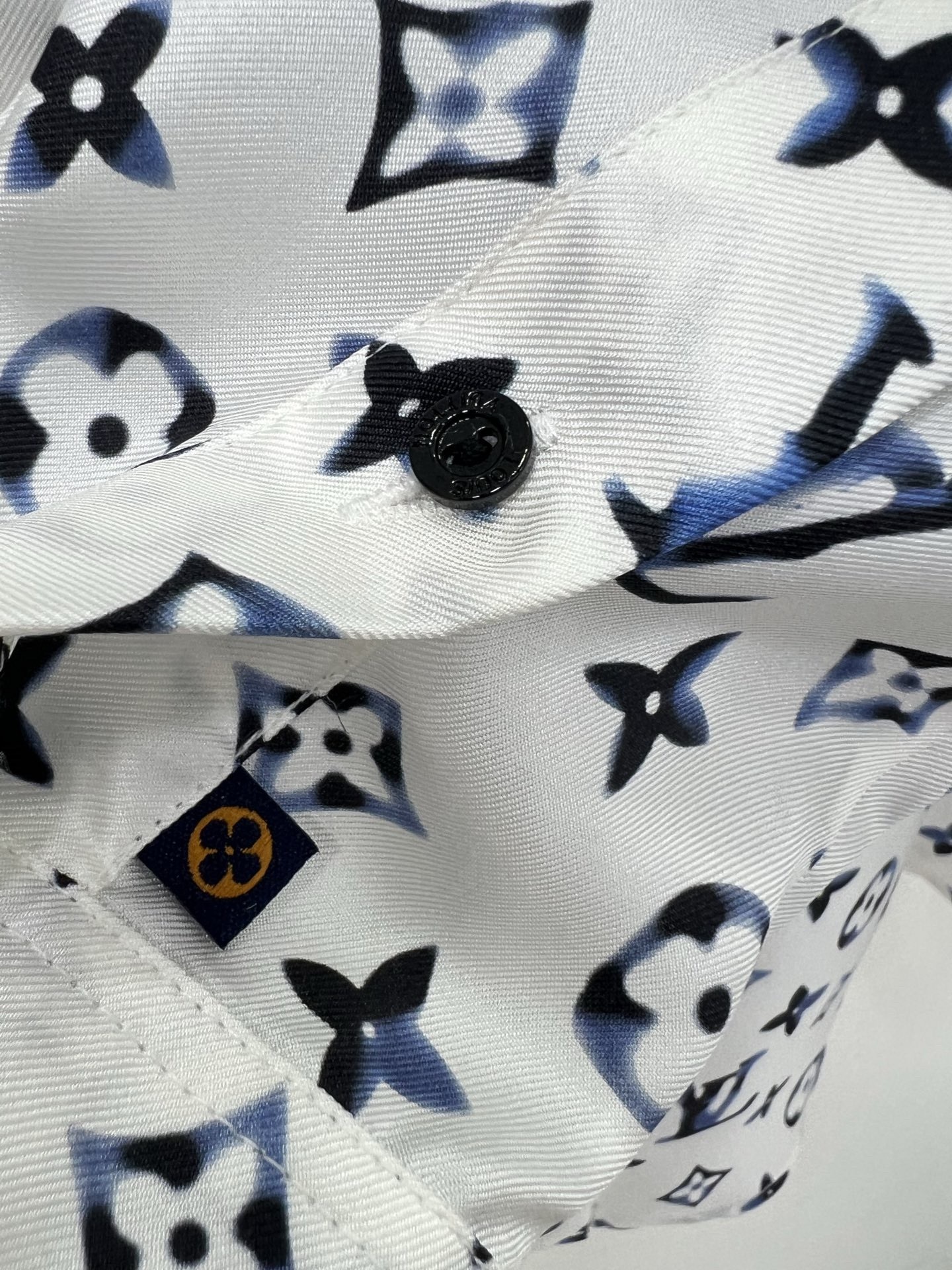 Louis vuitton アクアレル モノグラム シルクシャツ