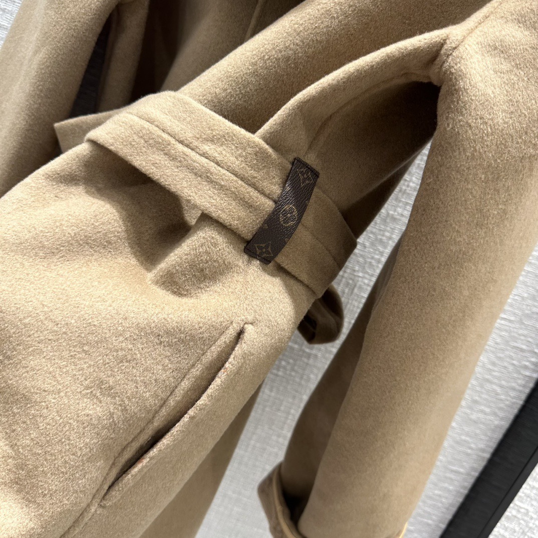 Louis vuitton 3D モノグラムダブルブレステッドラップコート