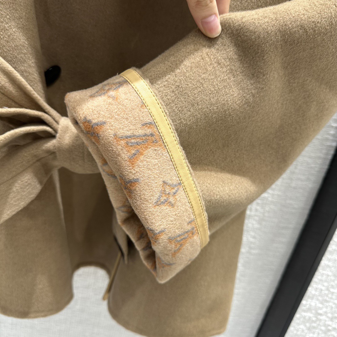 Louis vuitton 3D モノグラムダブルブレステッドラップコート