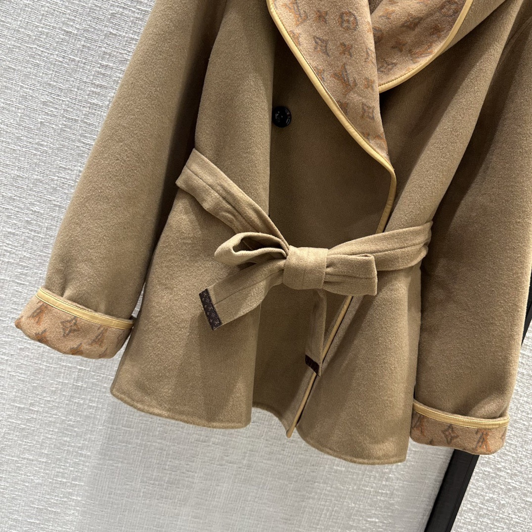 Louis vuitton 3D モノグラムダブルブレステッドラップコート
