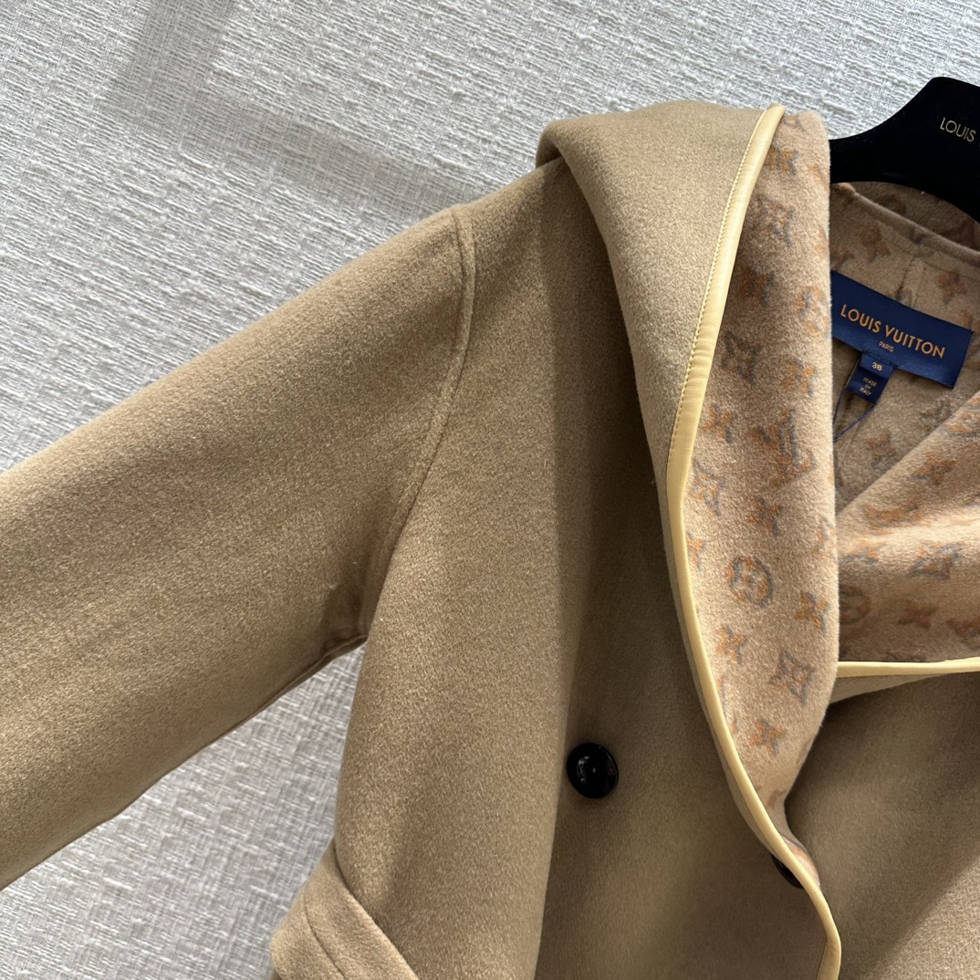 Louis vuitton 3D モノグラムダブルブレステッドラップコート