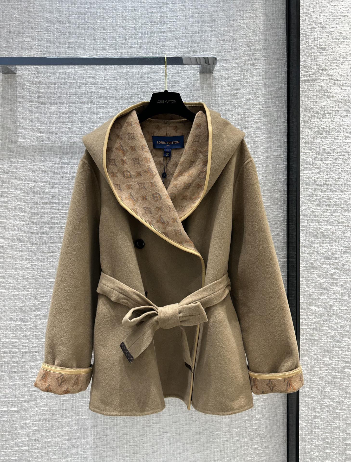 Louis vuitton 3D モノグラムダブルブレステッドラップコート