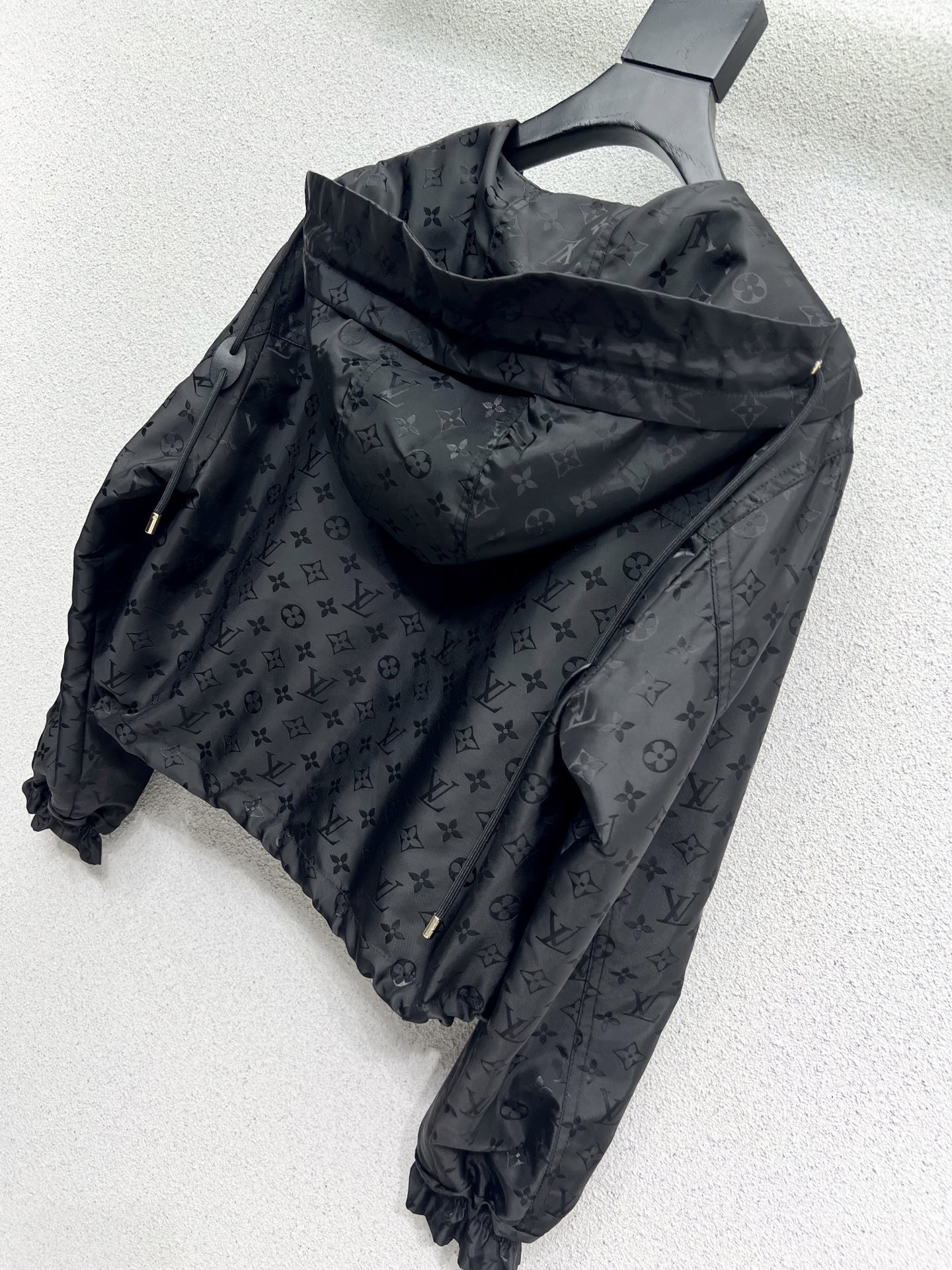 Louis vuitton クロップド モノグラムウィンドブレーカー