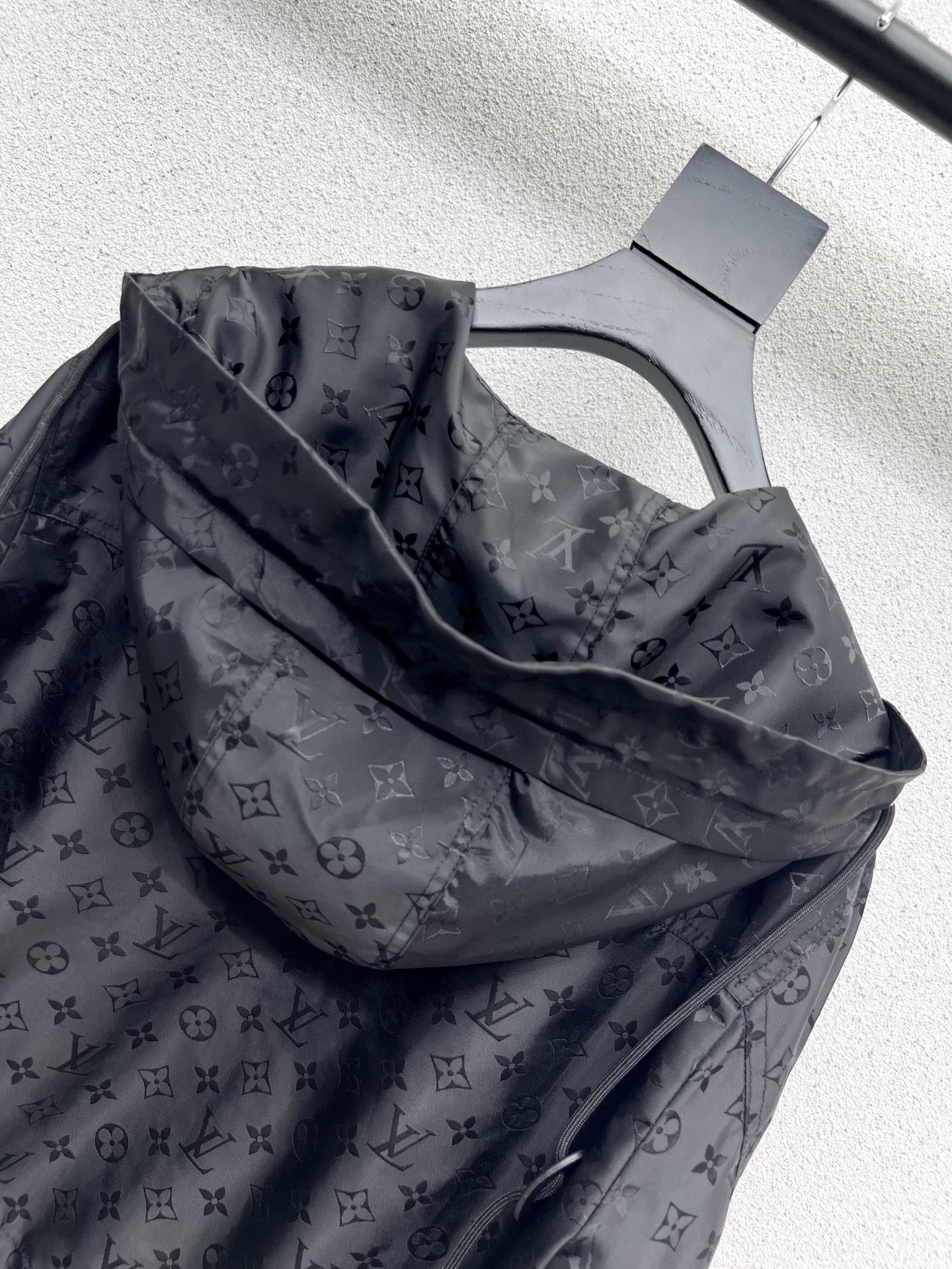 Louis vuitton クロップド モノグラムウィンドブレーカー