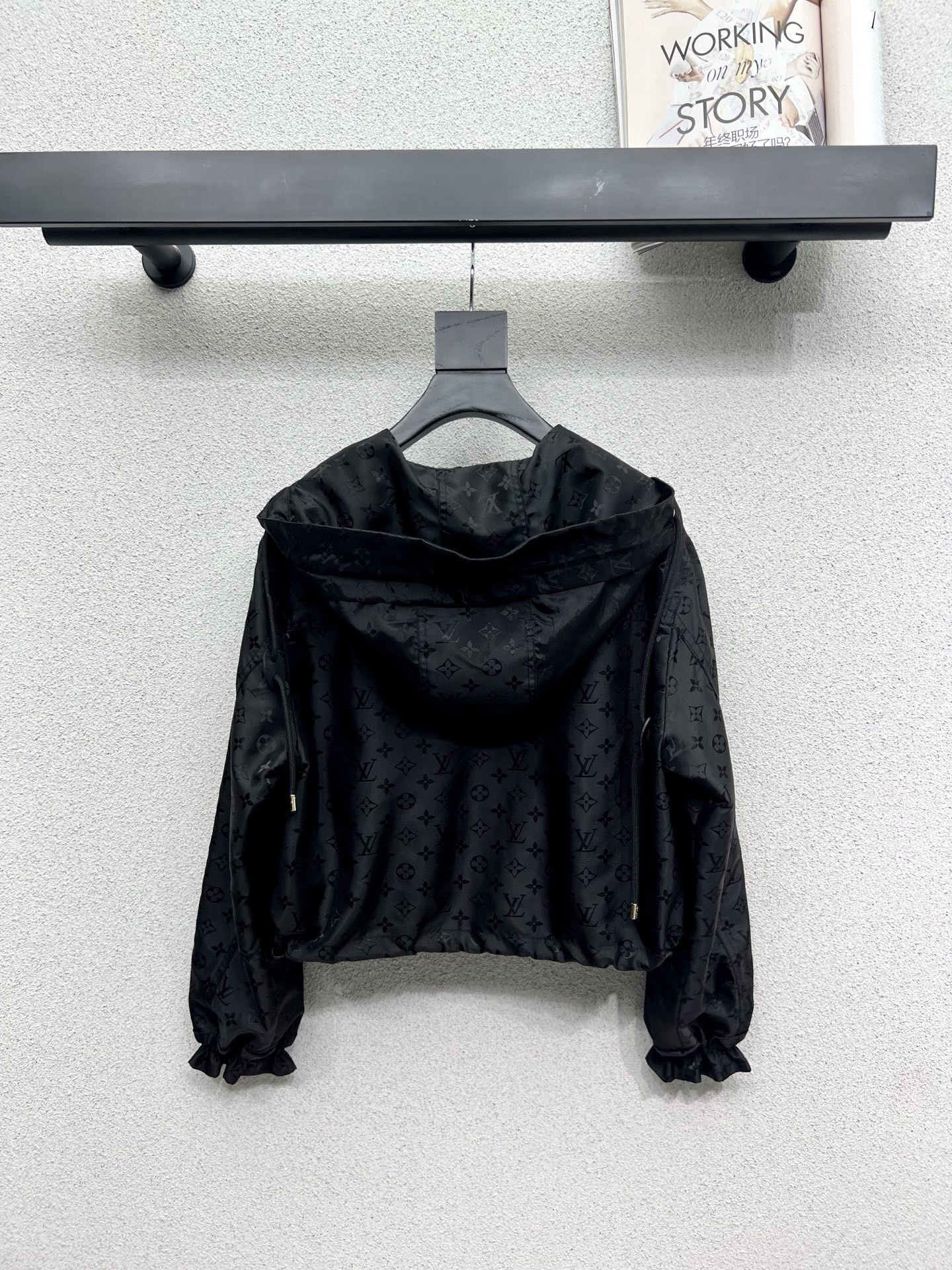 Louis vuitton クロップド モノグラムウィンドブレーカー