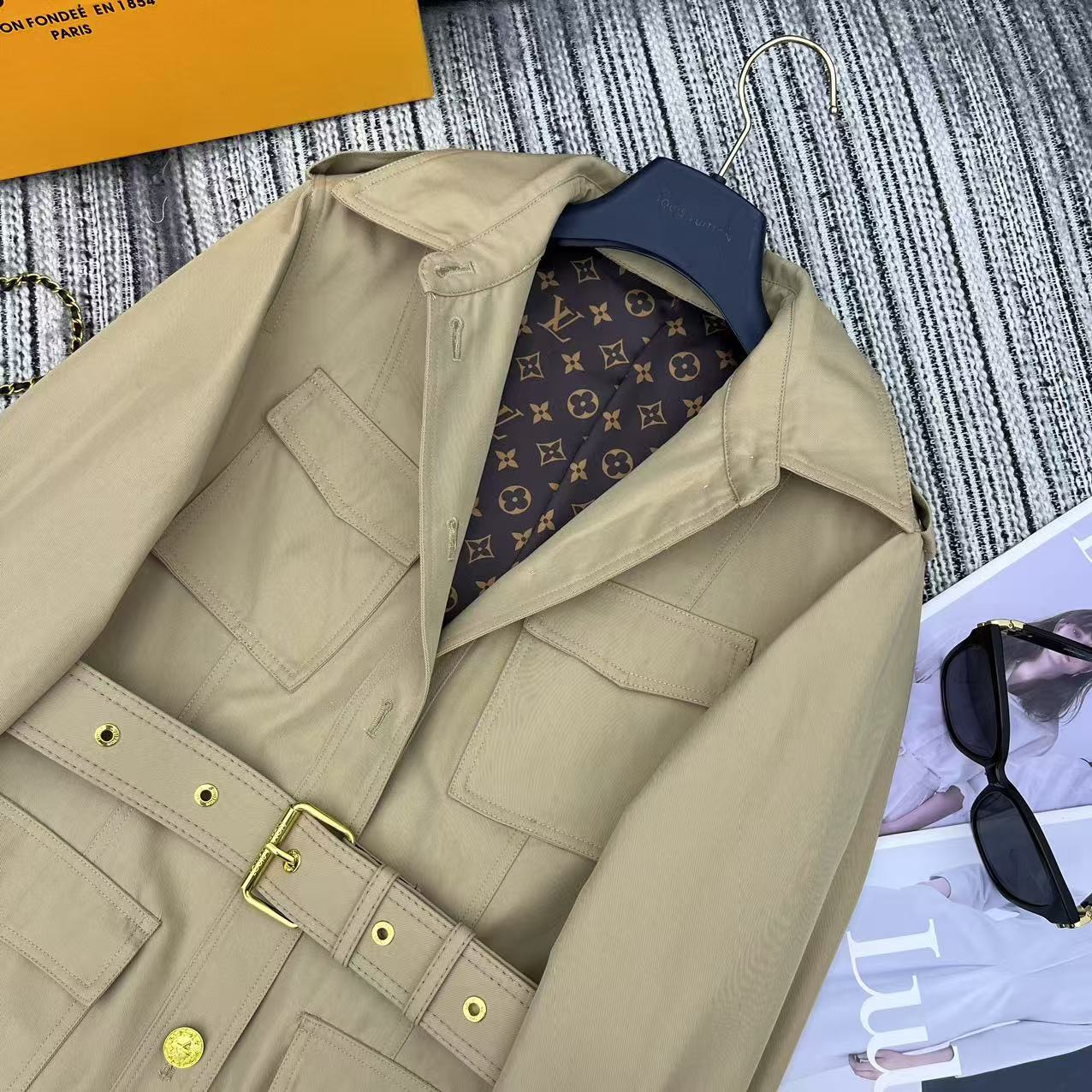 Louis vuitton ベルテッドサファリジャケット