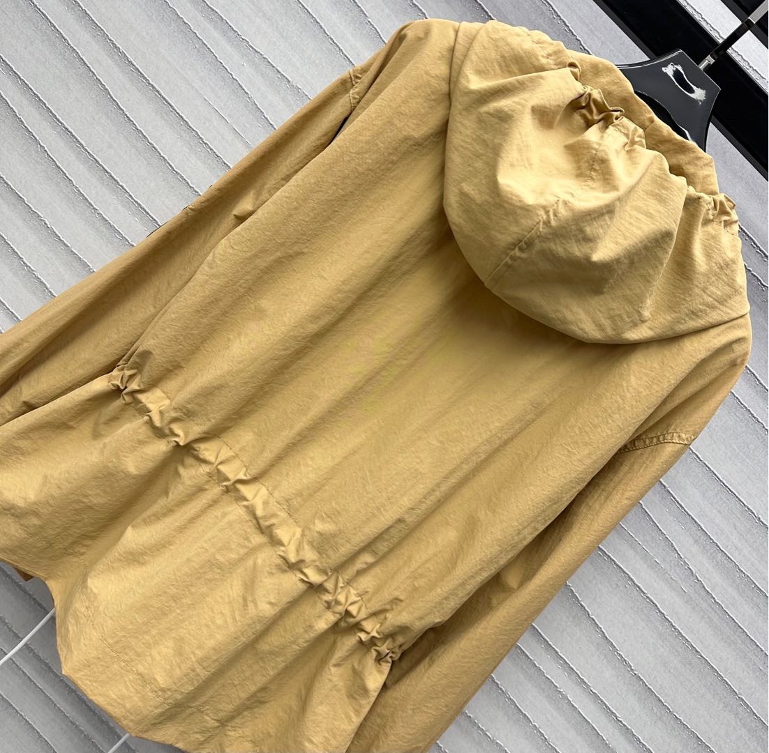 Louis vuitton ピーチスキン ペプラムパーカ