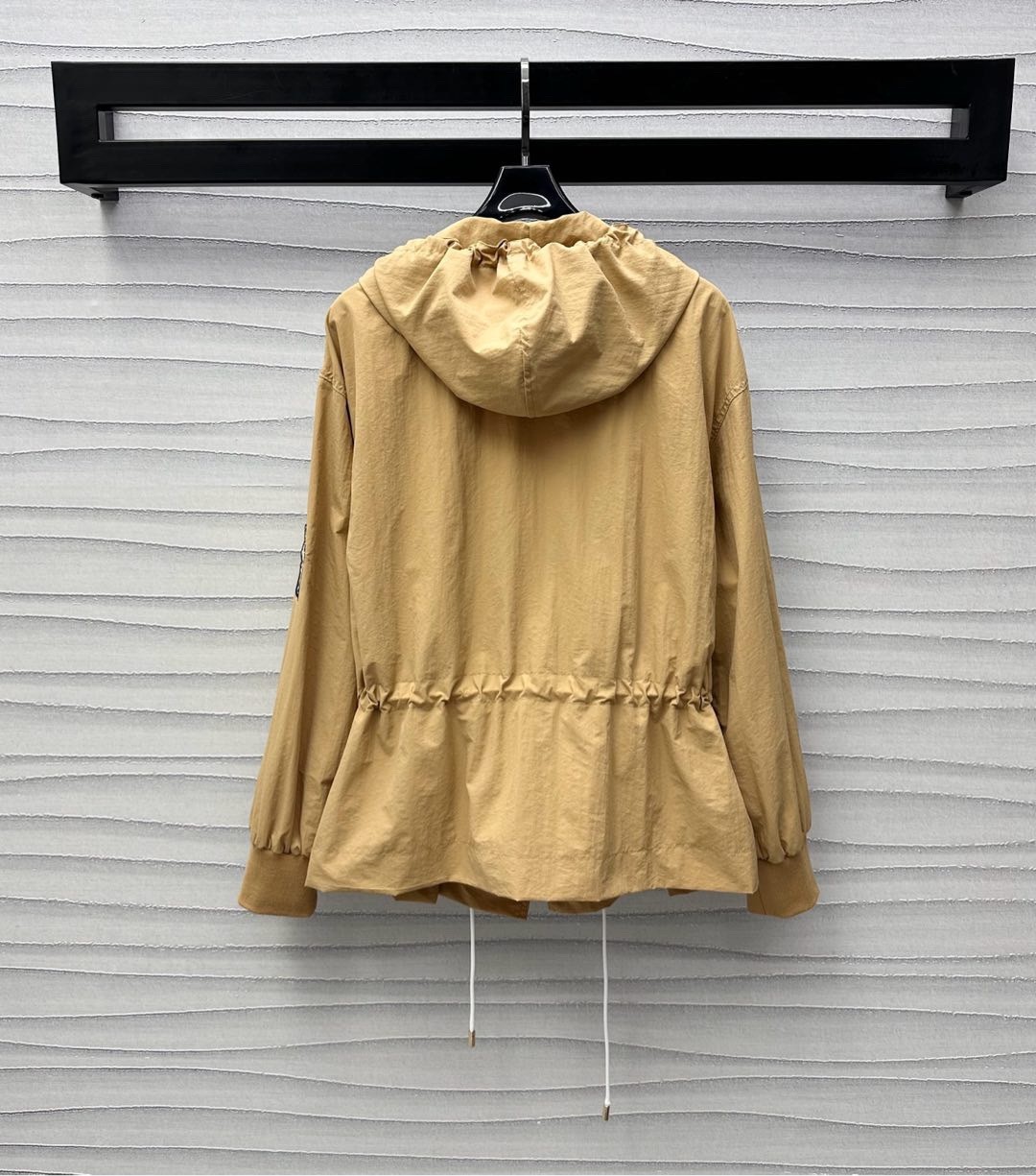 Louis vuitton ピーチスキン ペプラムパーカ