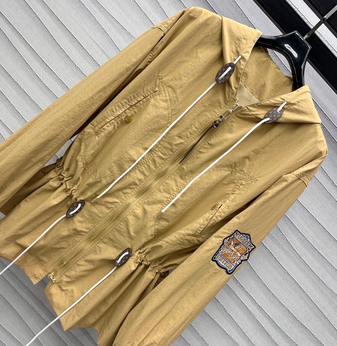 Louis vuitton ピーチスキン ペプラムパーカ