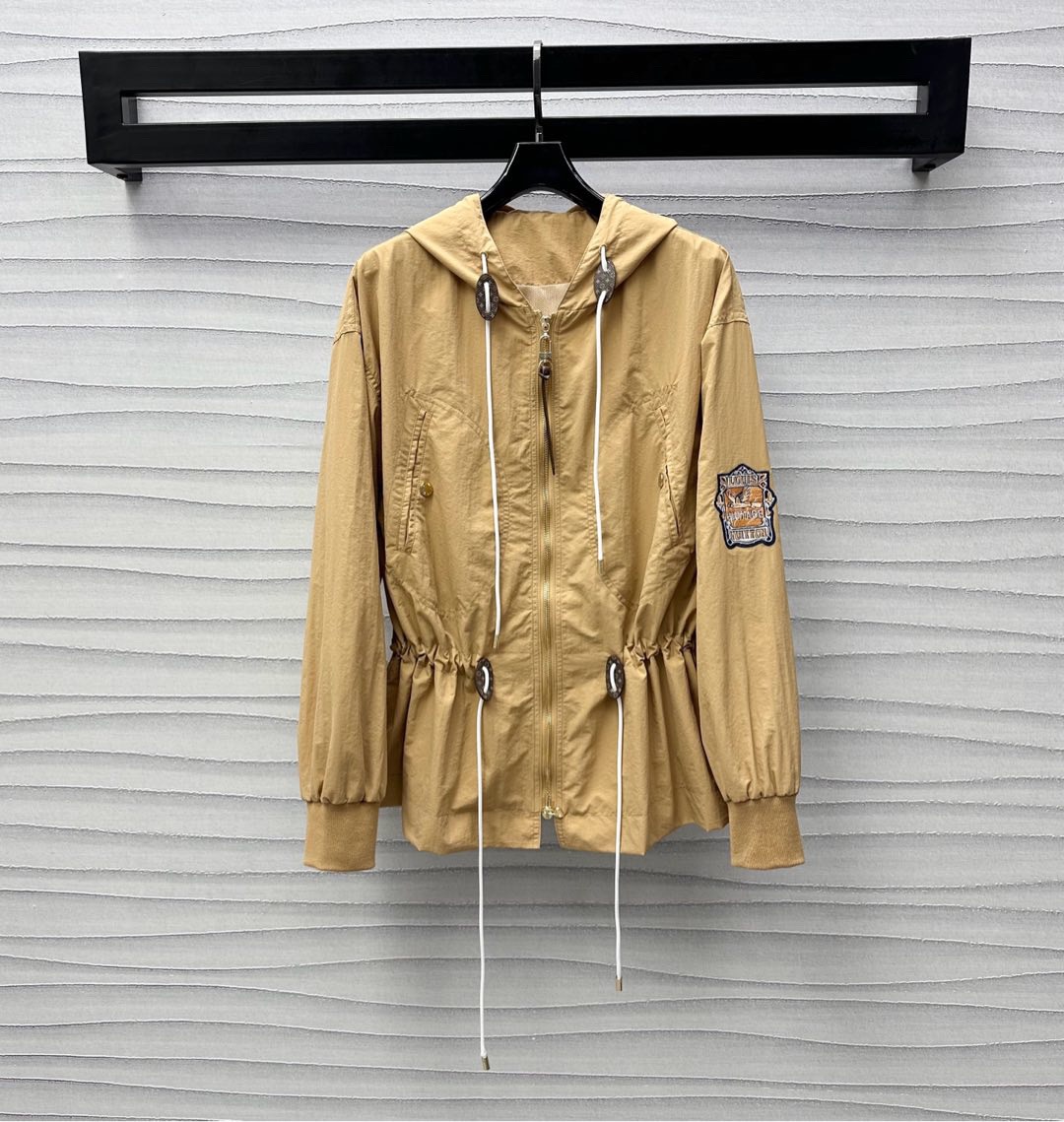 Louis vuitton ピーチスキン ペプラムパーカ