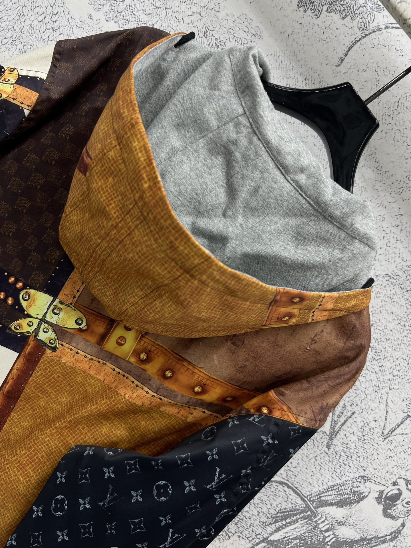 Louis vuitton ナイロンパーカ