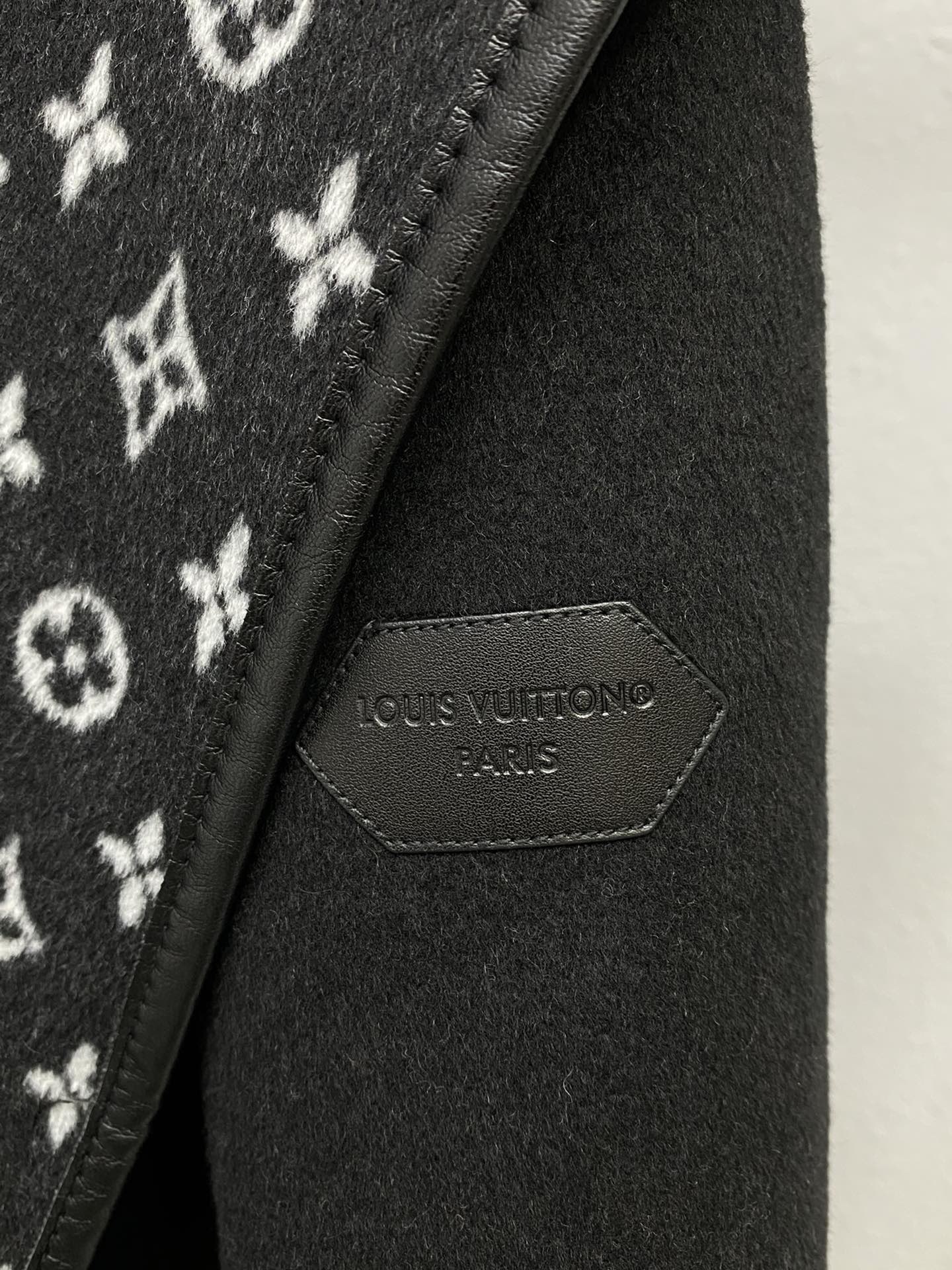 Louis vuitton ベルテッドショートラップピーコート