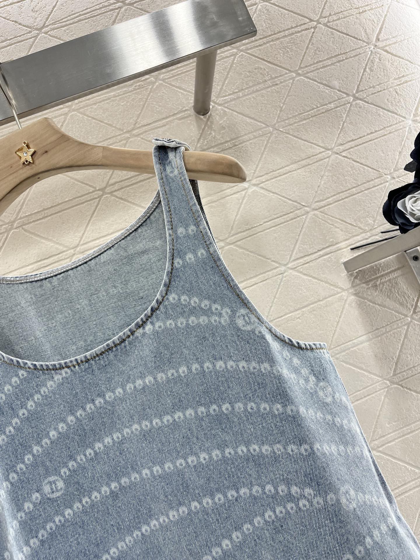 CHANEL　25ココビーチ　デニムワンピ