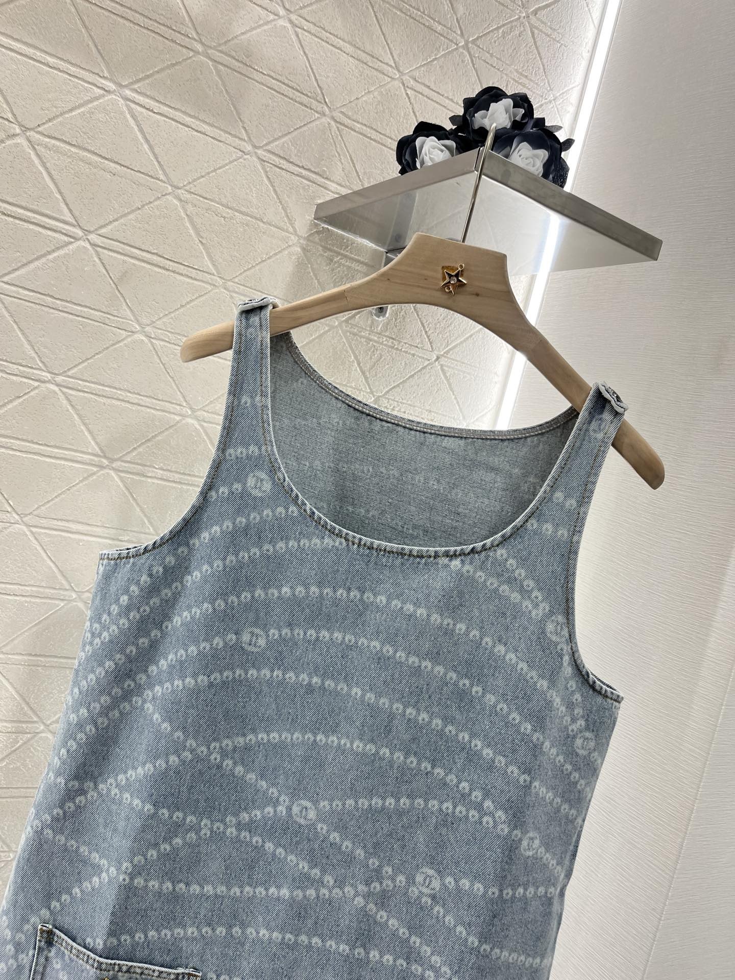 CHANEL　25ココビーチ　デニムワンピ