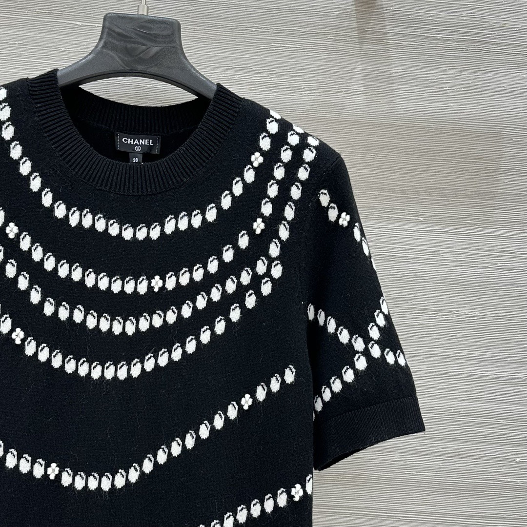 CHANEL ニットワンピース エレガントに