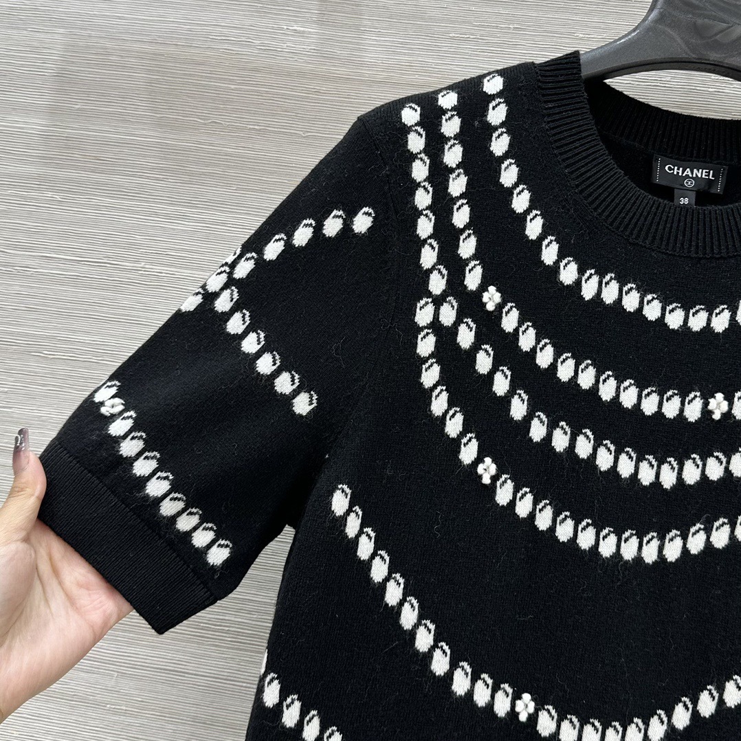 CHANEL ニットワンピース エレガントに