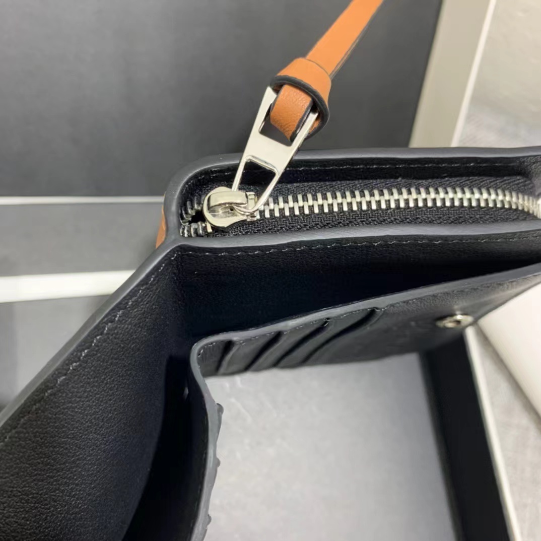Loewe ロエベ 財布