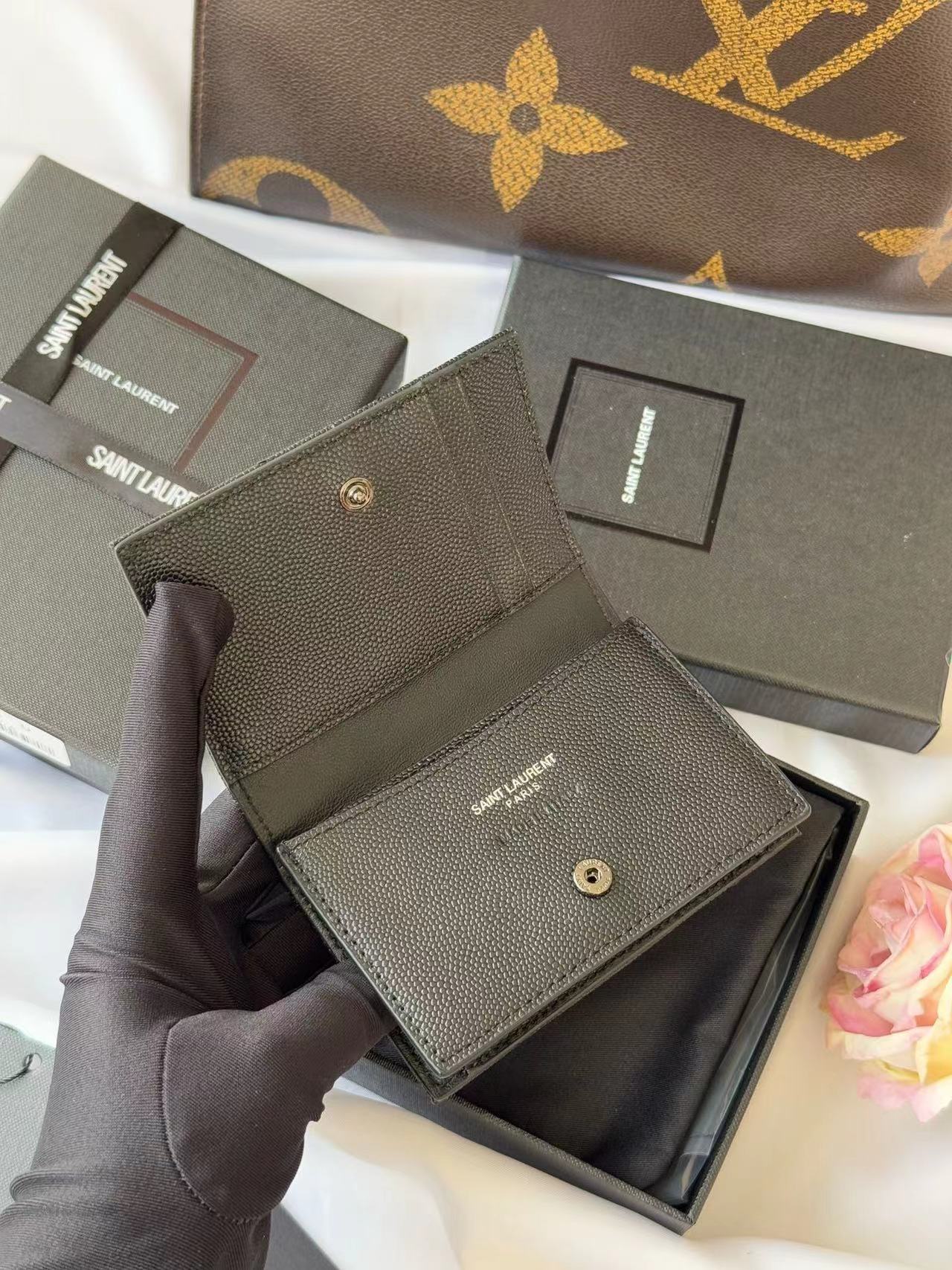 SAINT LAURENT イヴ·サンローラン  財布