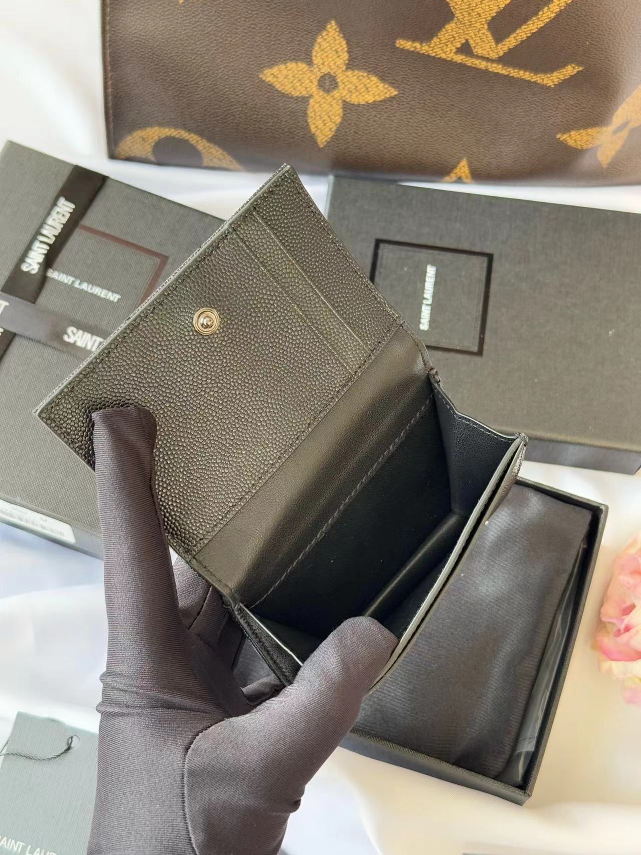 SAINT LAURENT イヴ·サンローラン  財布