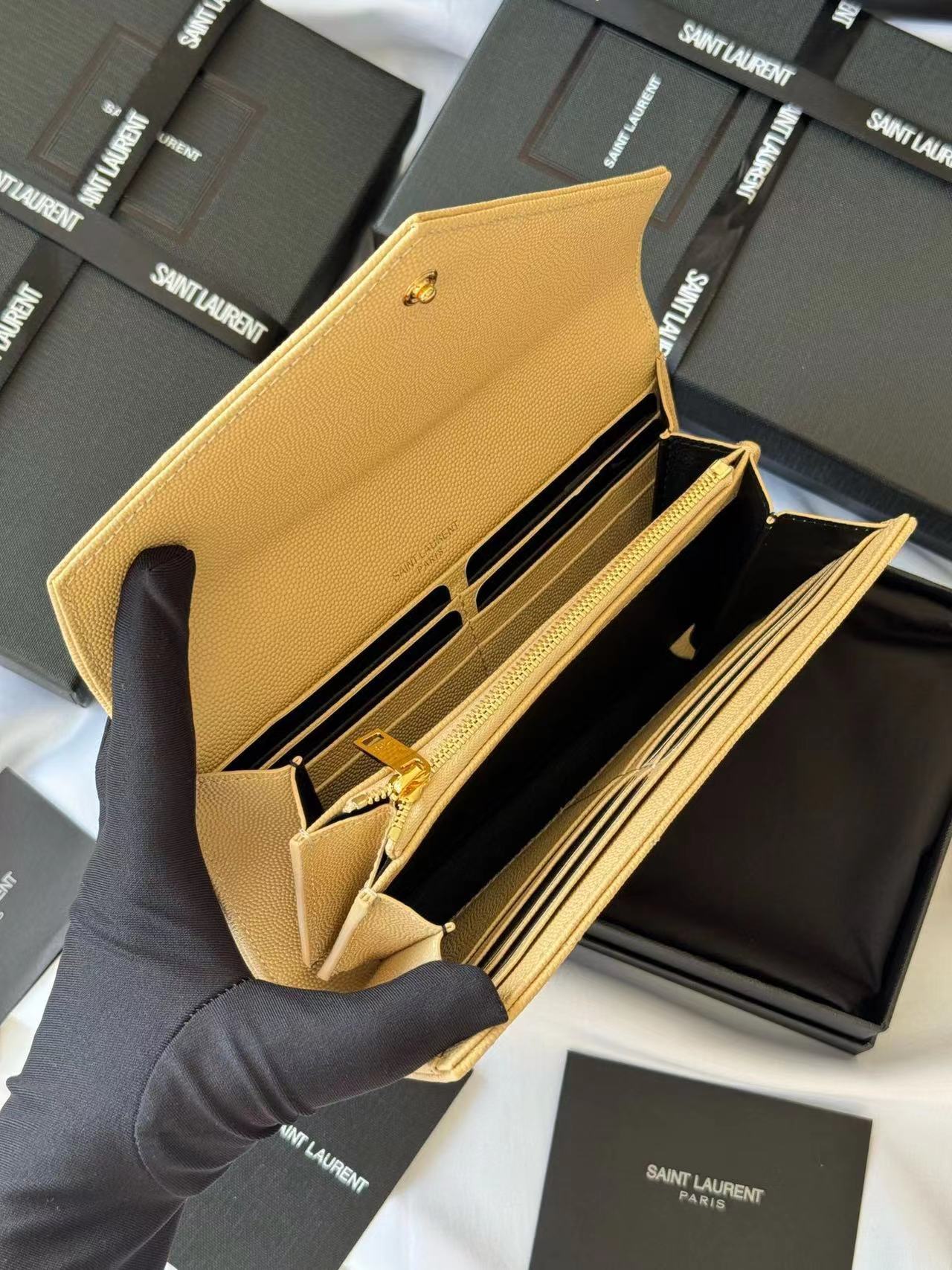 SAINT LAURENT イヴ·サンローラン  財布