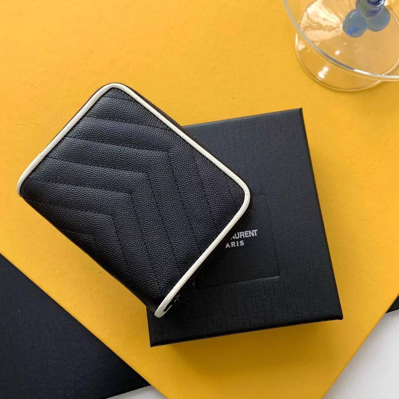 SAINT LAURENT イヴ·サンローラン  財布