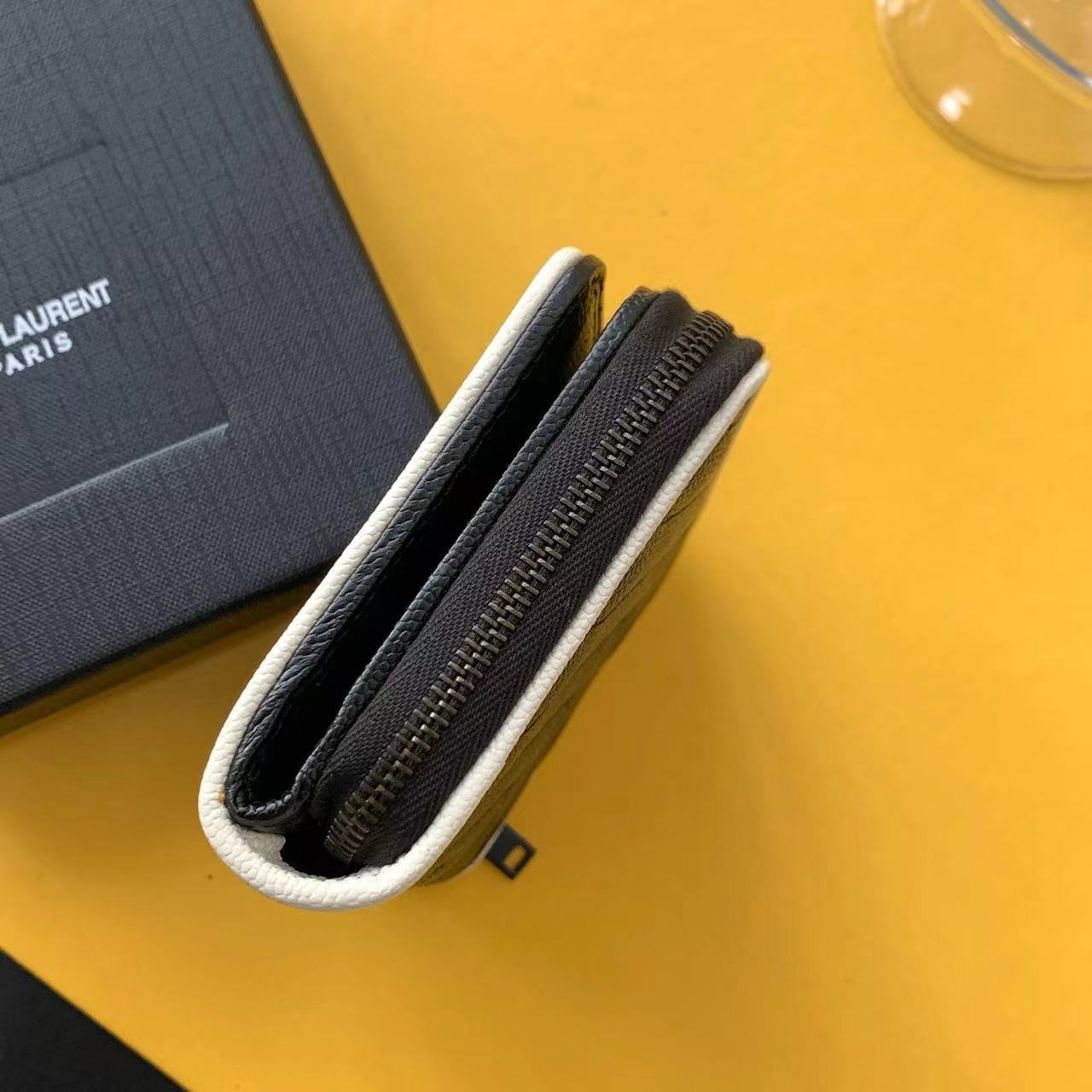 SAINT LAURENT イヴ·サンローラン  財布