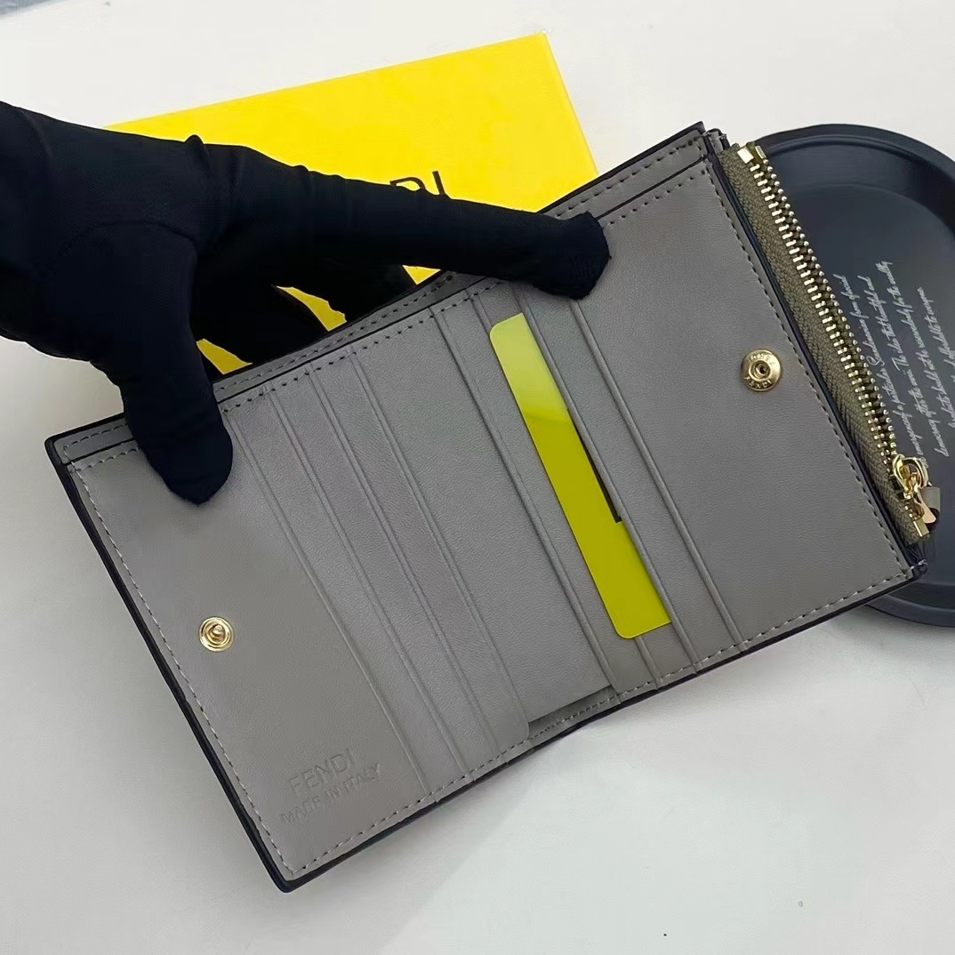 Fendi フェンディ  財布