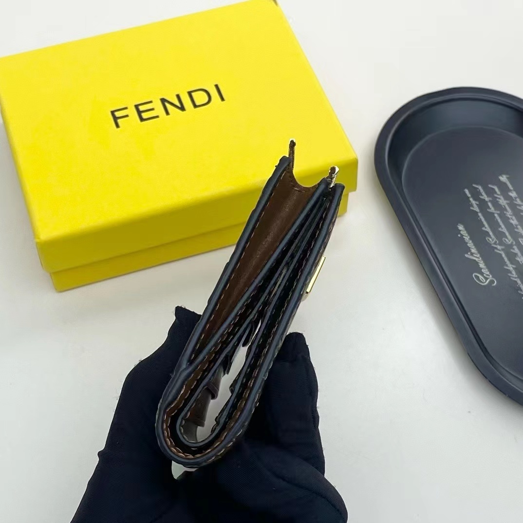 Fendi フェンディ  財布