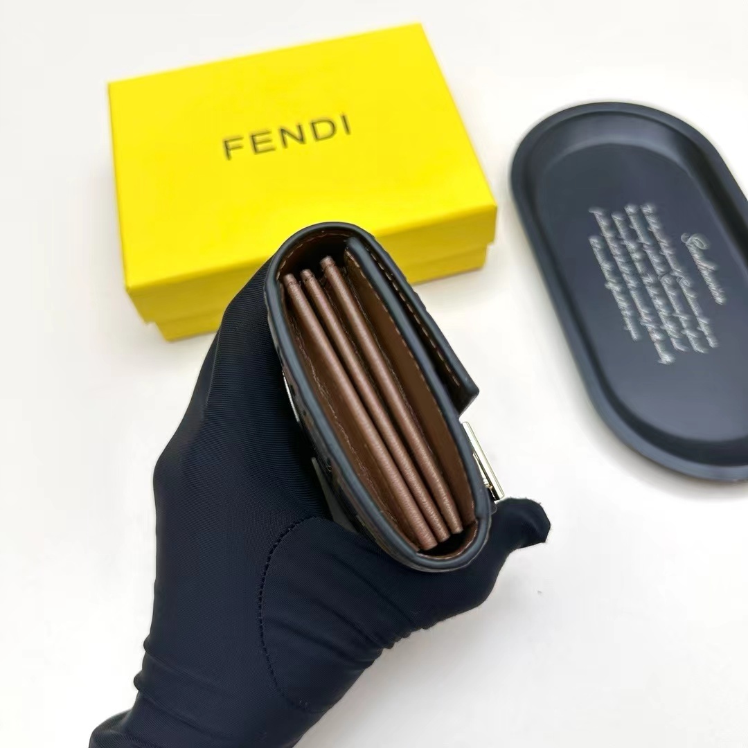Fendi フェンディ  財布