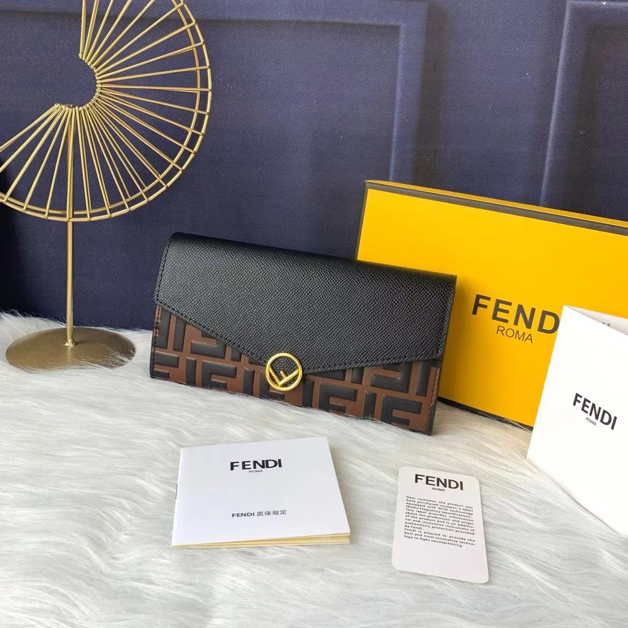 Fendi フェンディ  財布