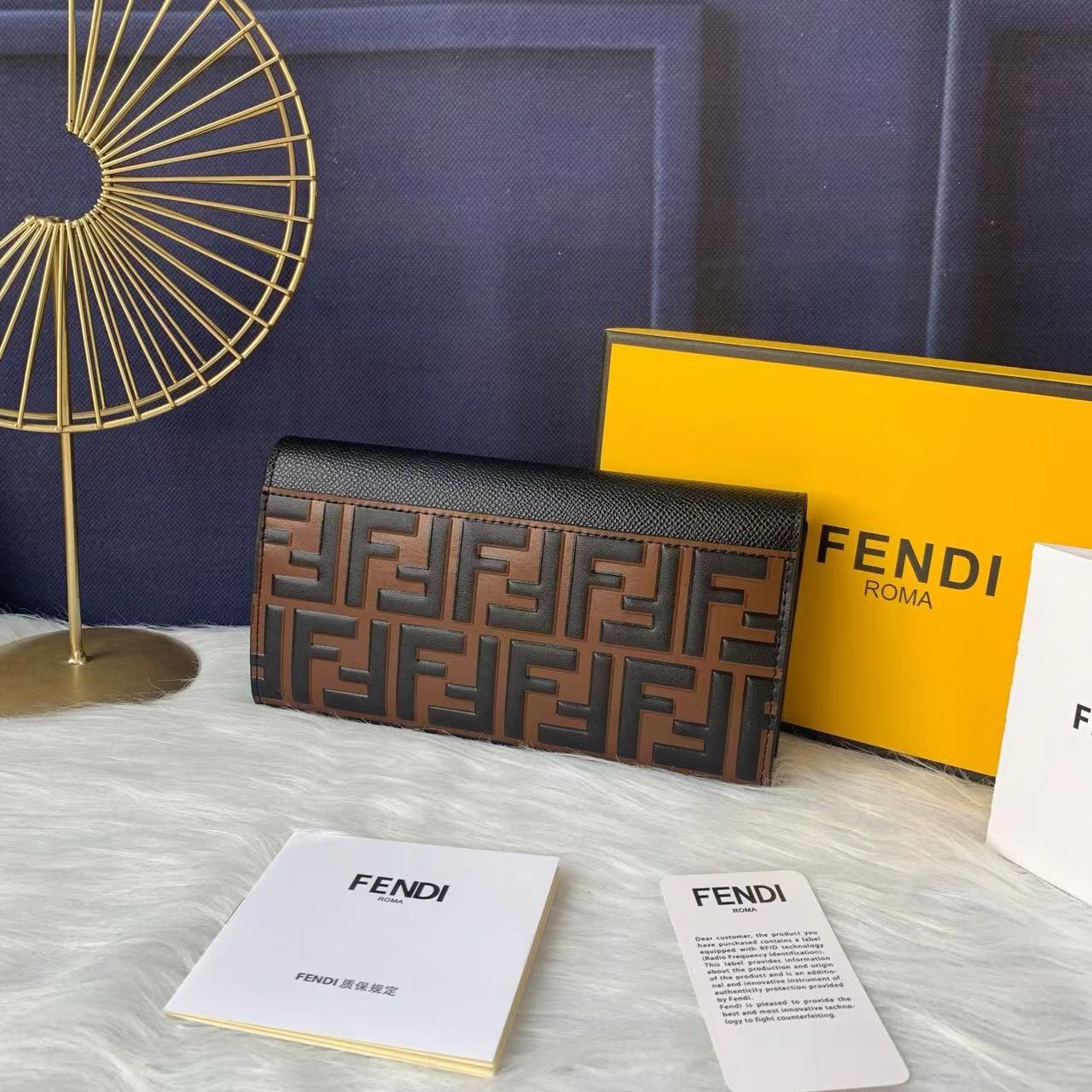 Fendi フェンディ  財布