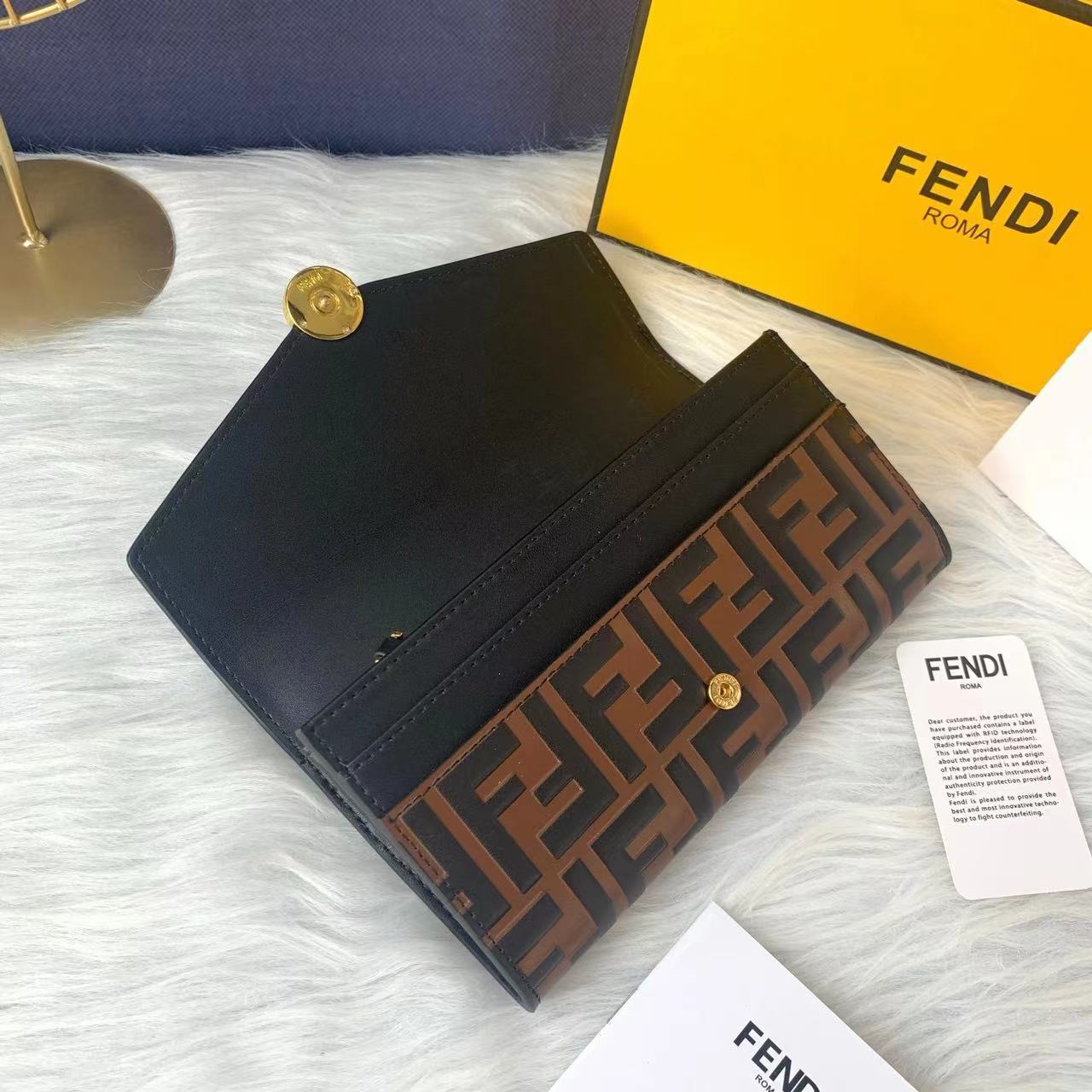 Fendi フェンディ  財布