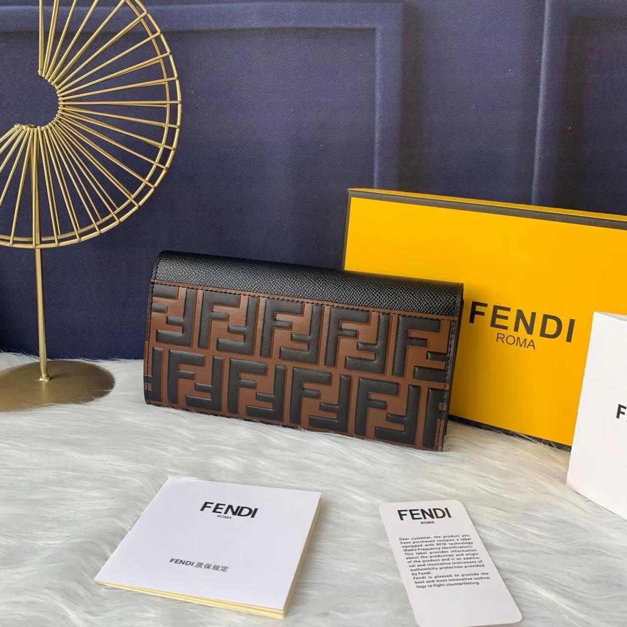 Fendi フェンディ  財布