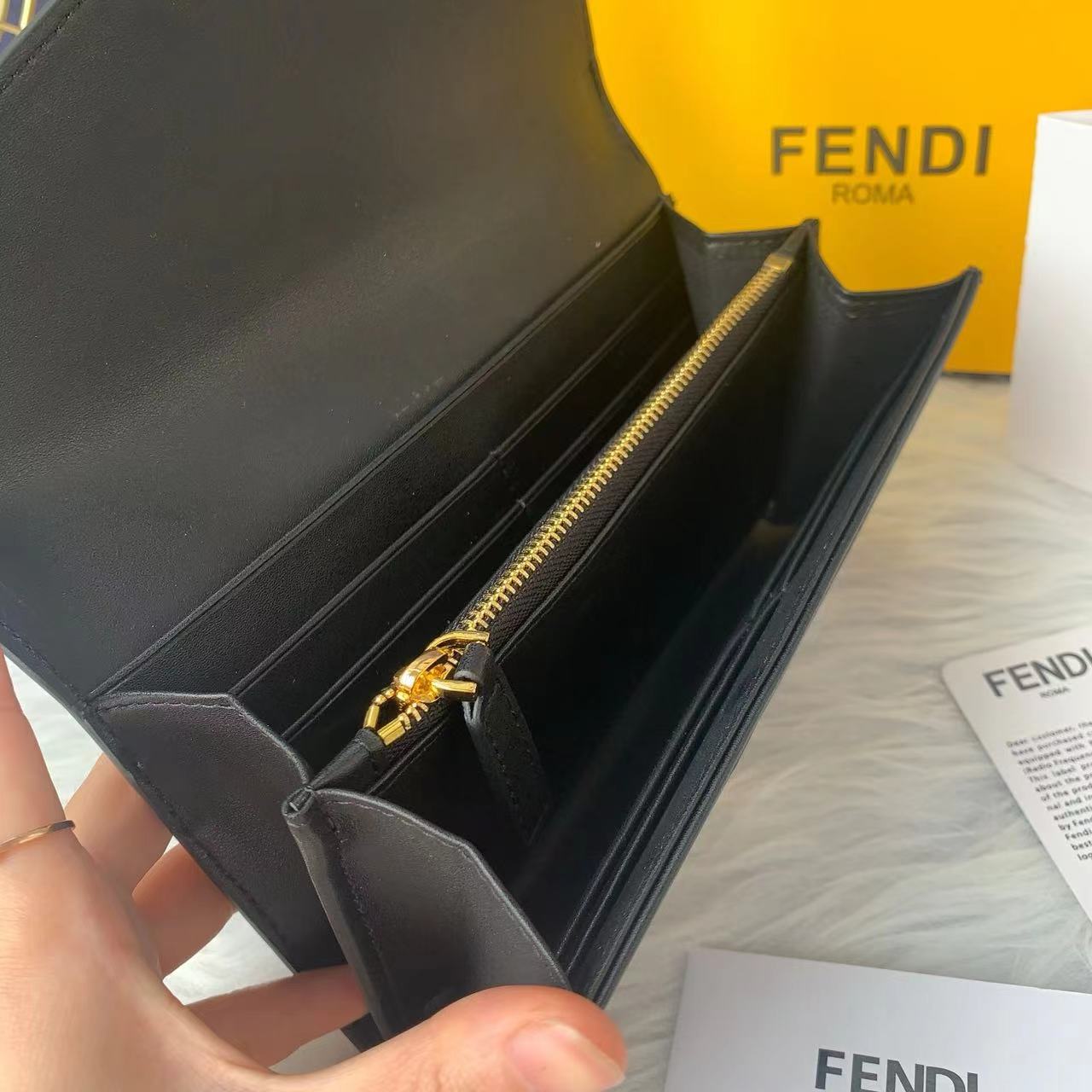 Fendi フェンディ  財布