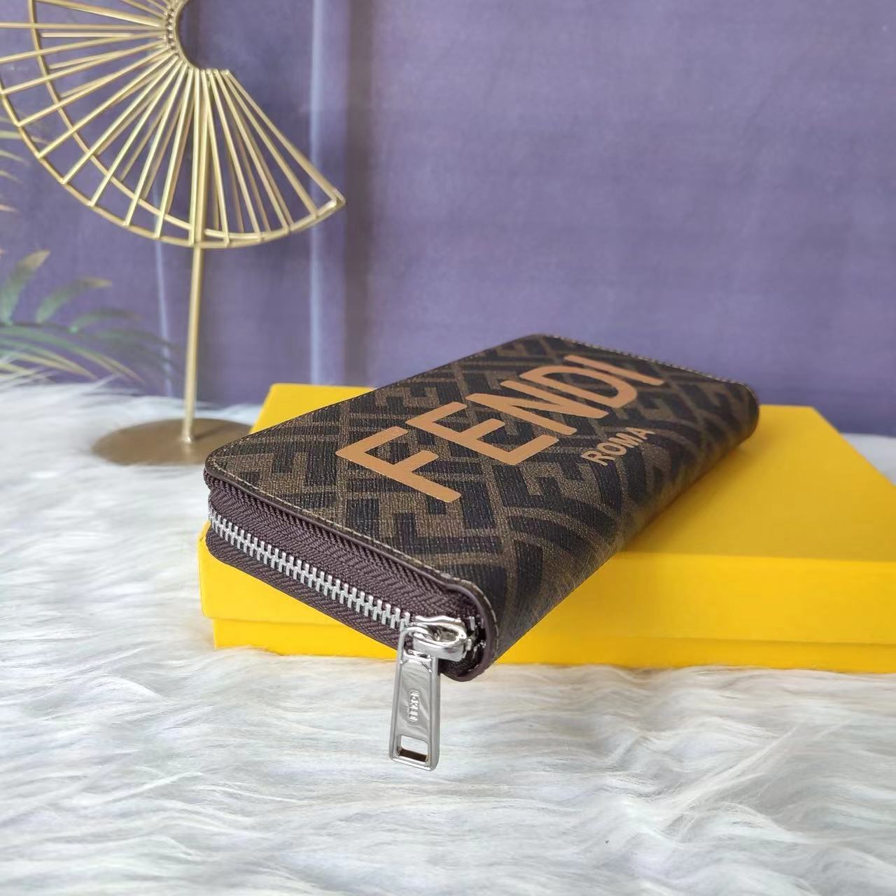 Fendi フェンディ  財布