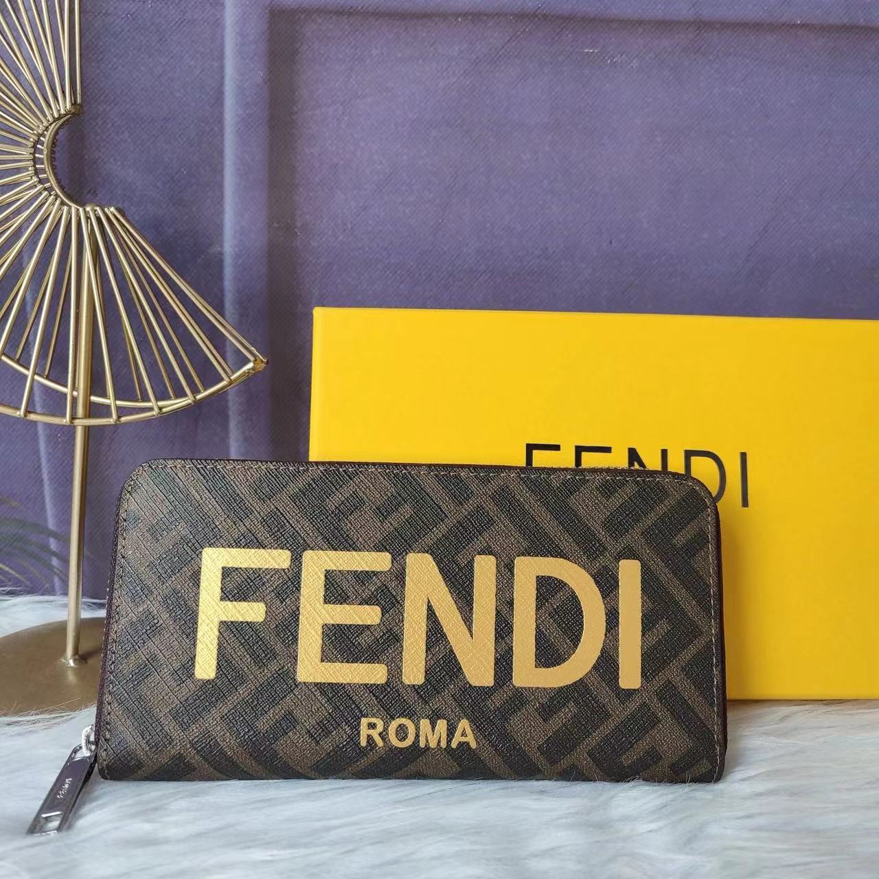 Fendi フェンディ  財布