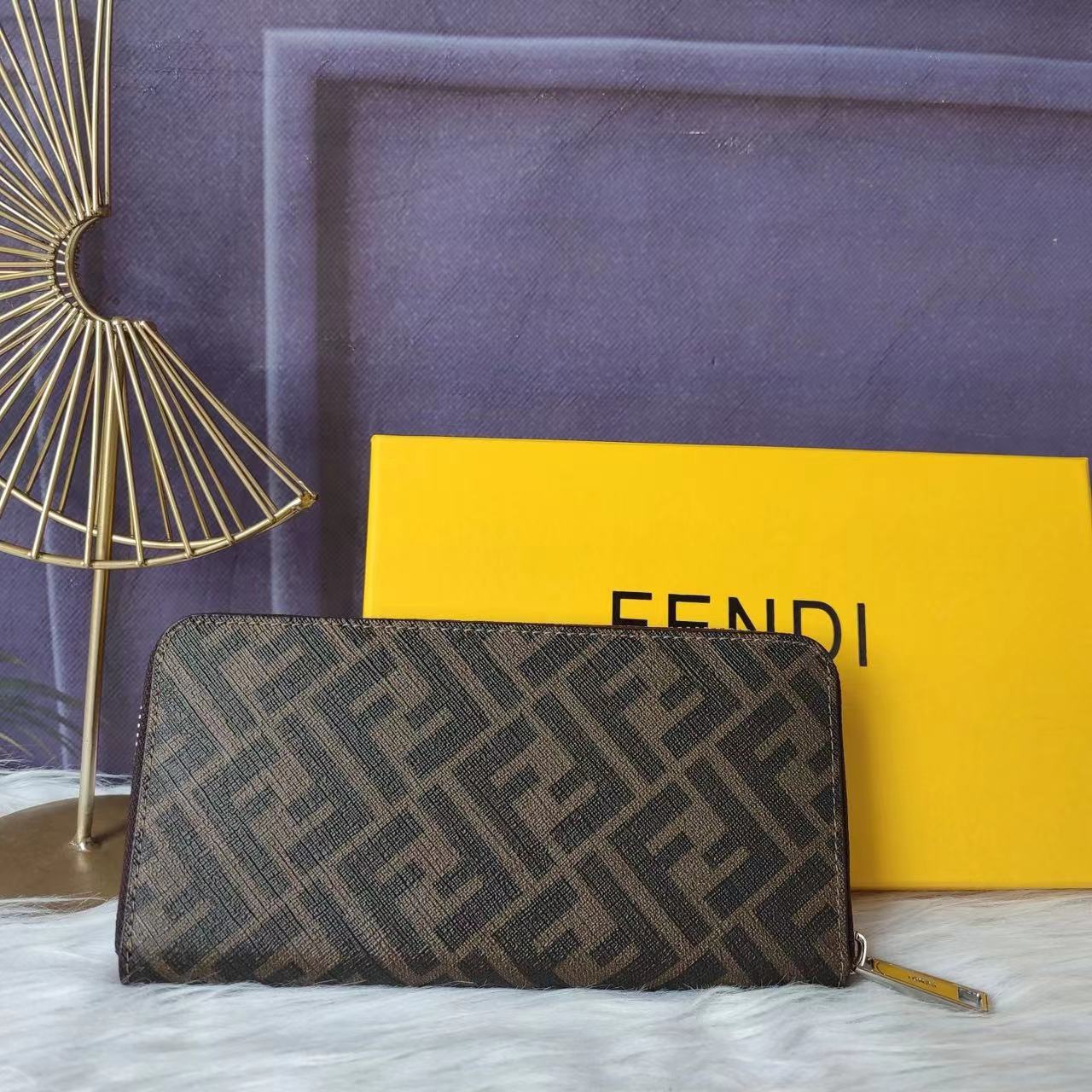 Fendi フェンディ  財布