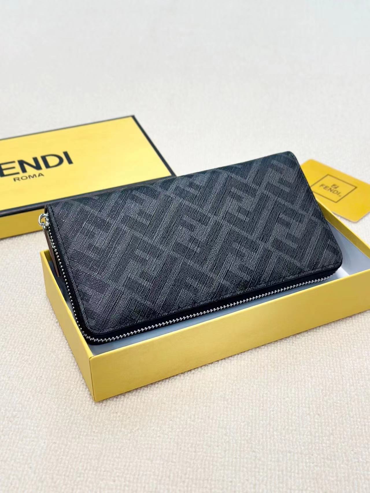 Fendi フェンディ  財布