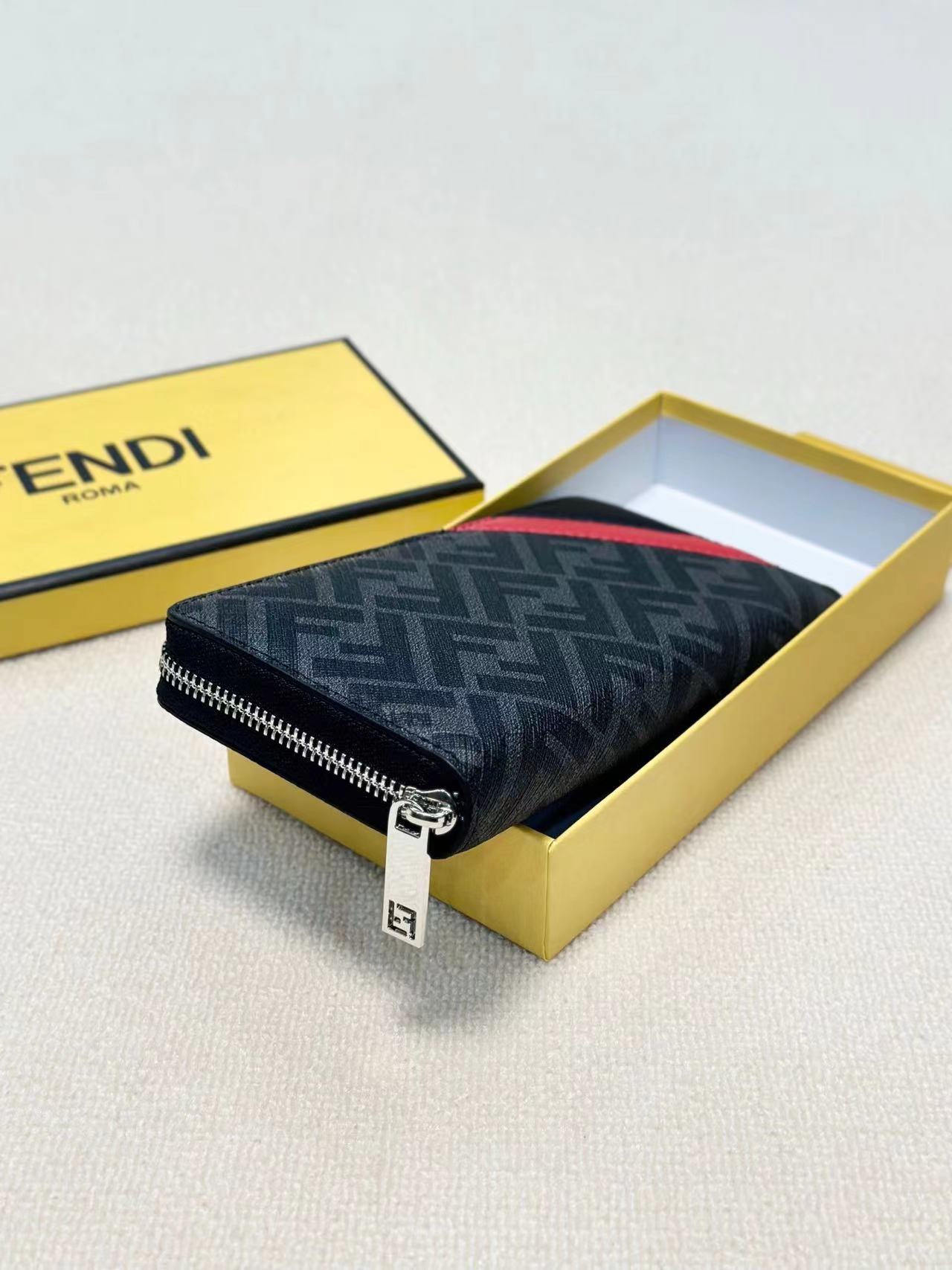 Fendi フェンディ  財布