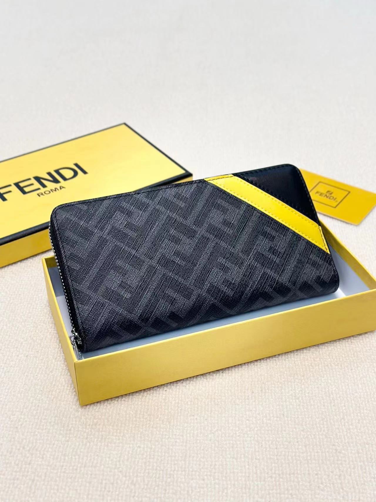 Fendi フェンディ  財布