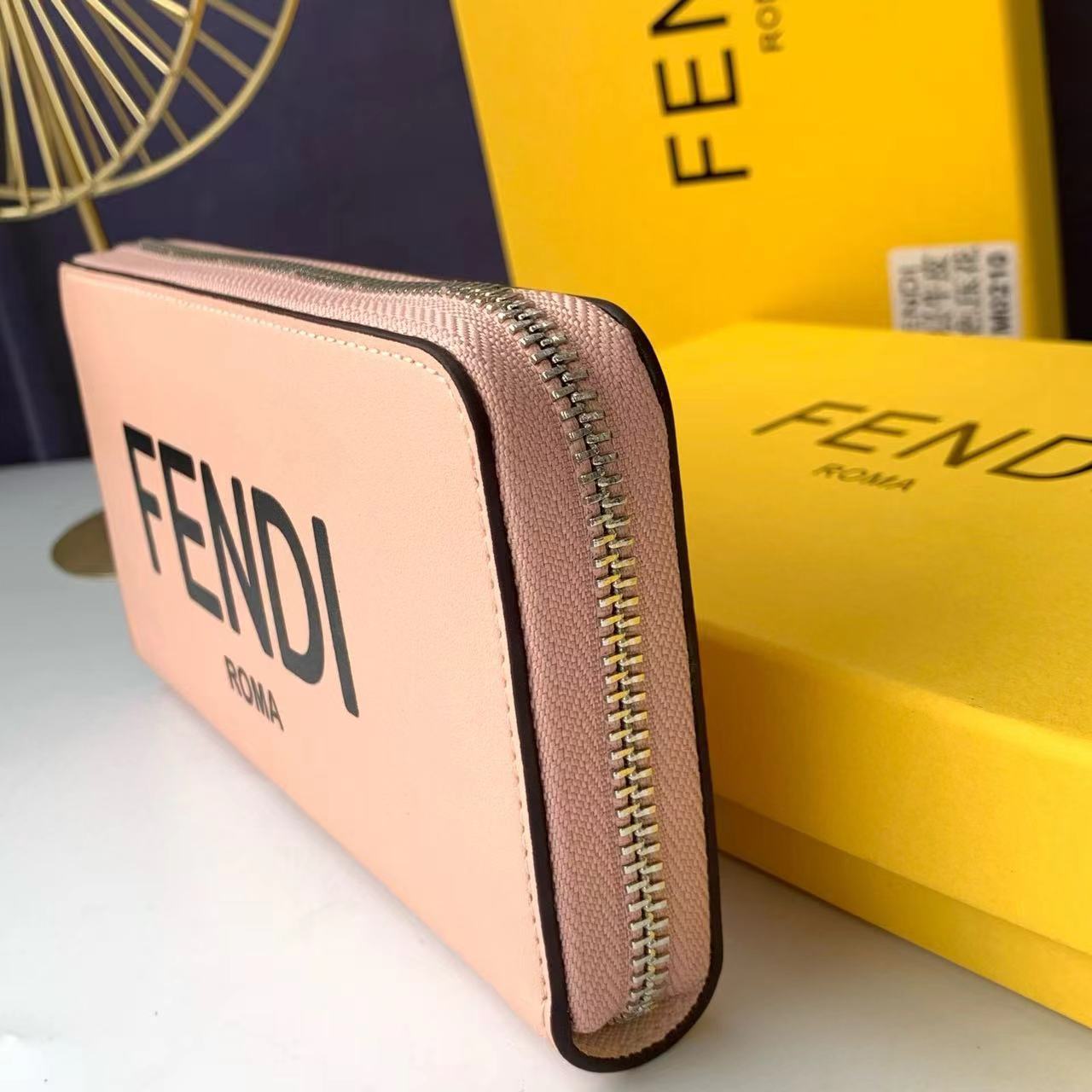 Fendi フェンディ  財布