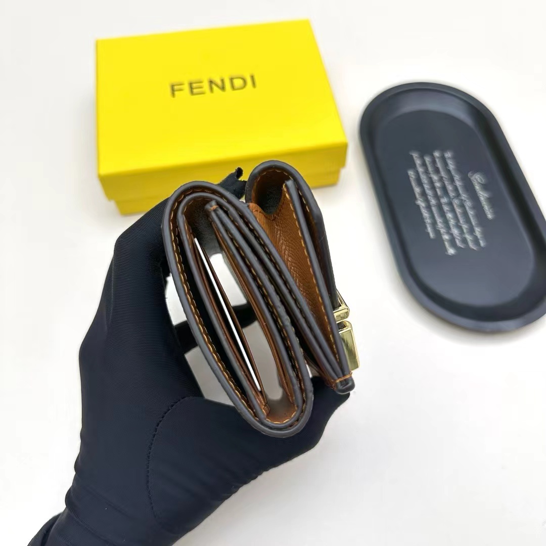 Fendi フェンディ  財布