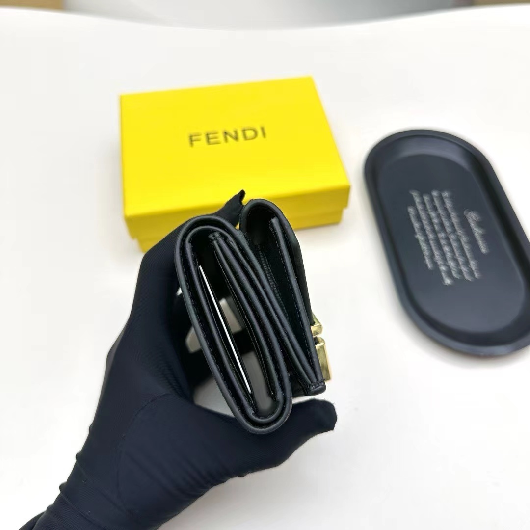 Fendi フェンディ  財布