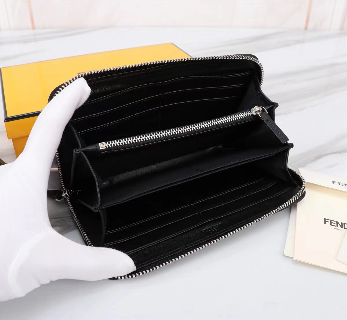 Fendi フェンディ  財布