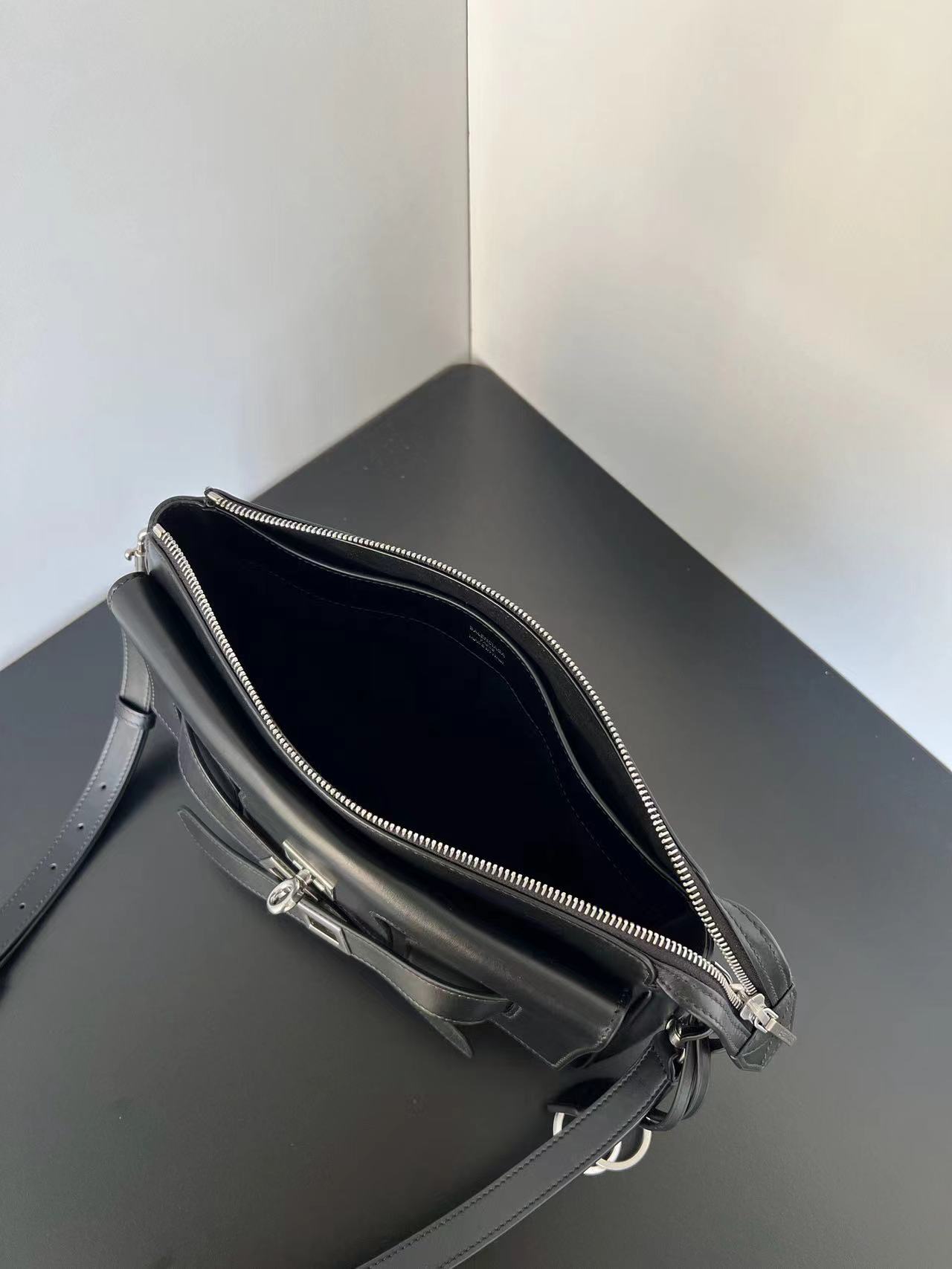 Balenciaga バレンシアガ  バッグ