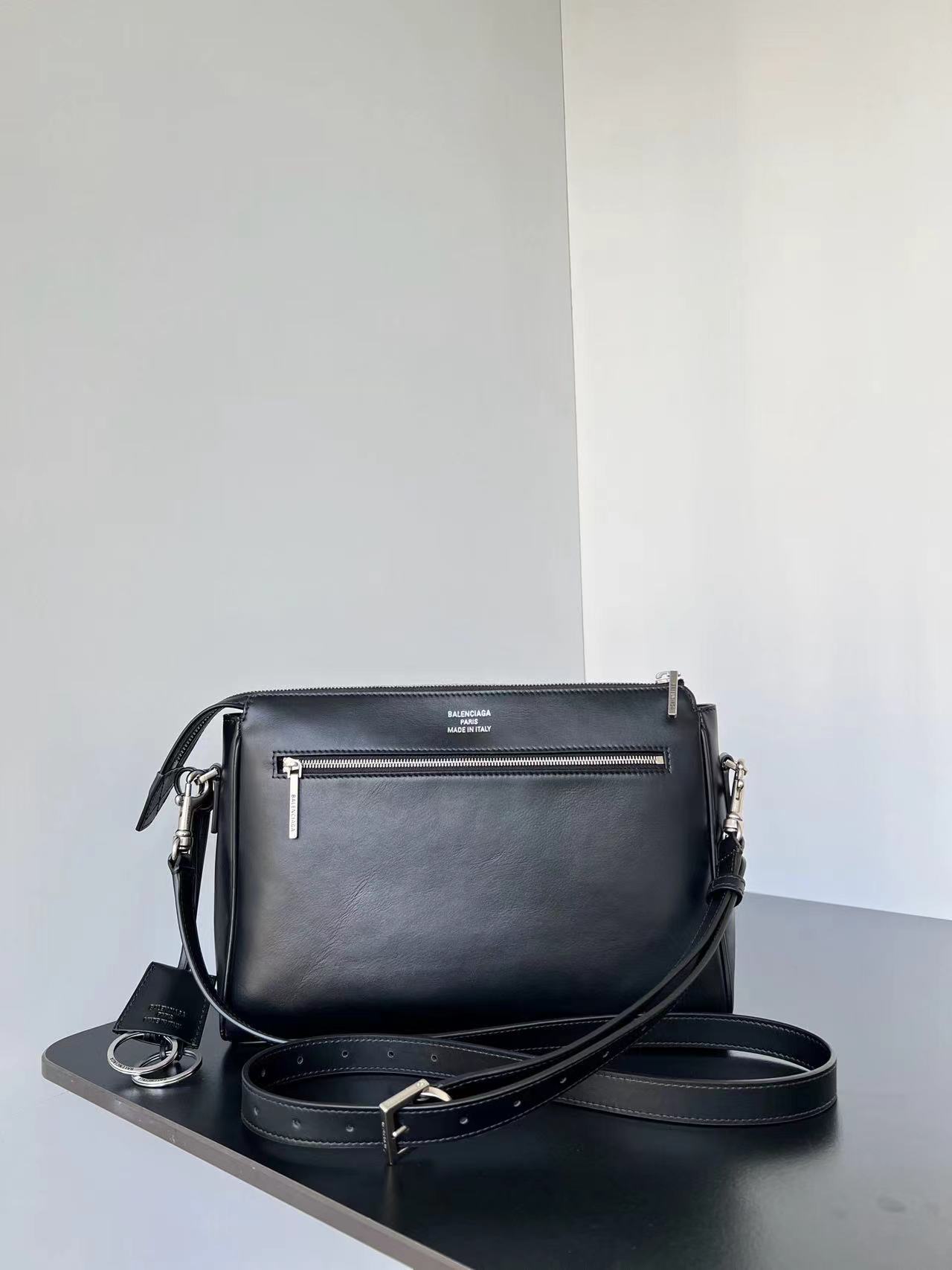 Balenciaga バレンシアガ  バッグ