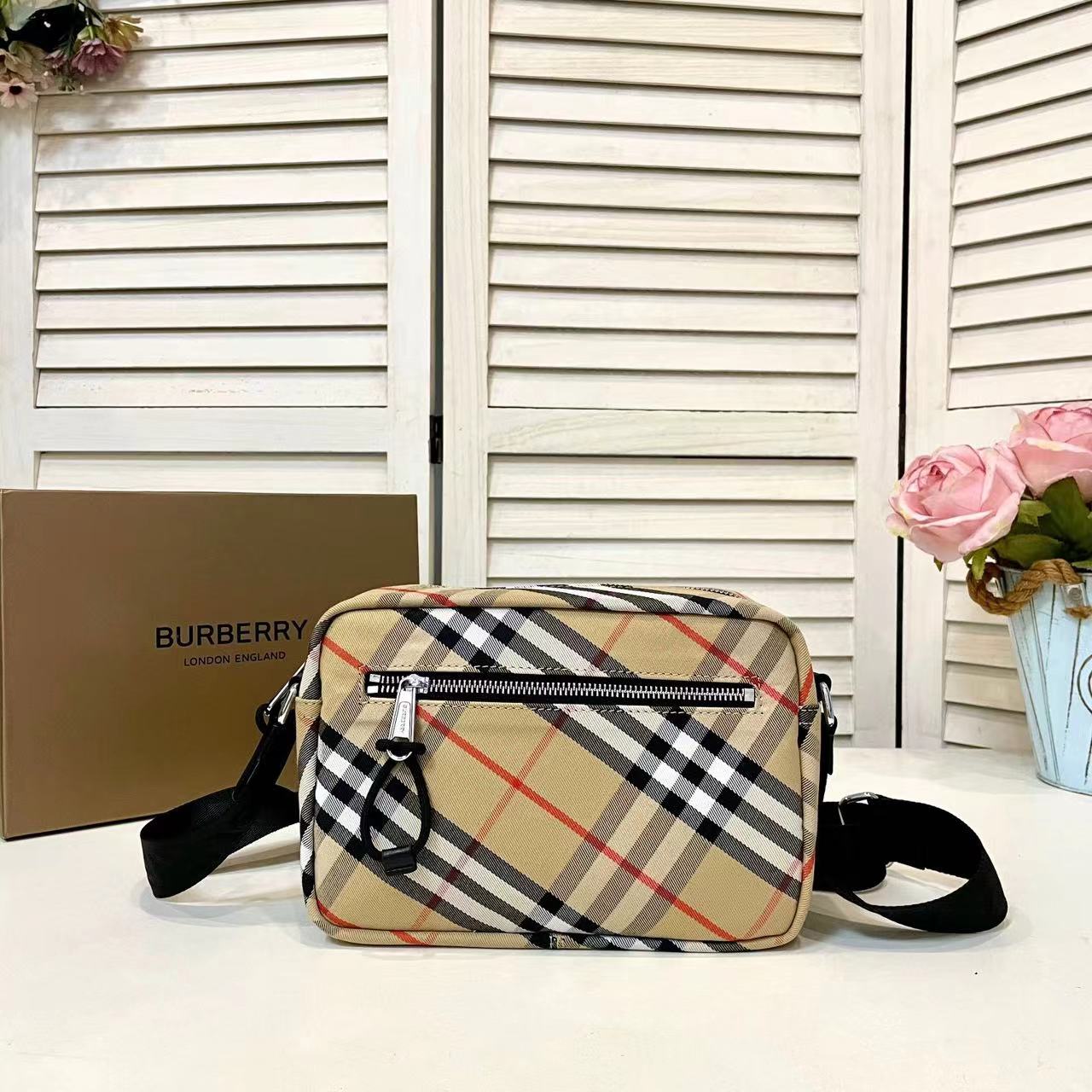 Burberry バーバリー  バッグ