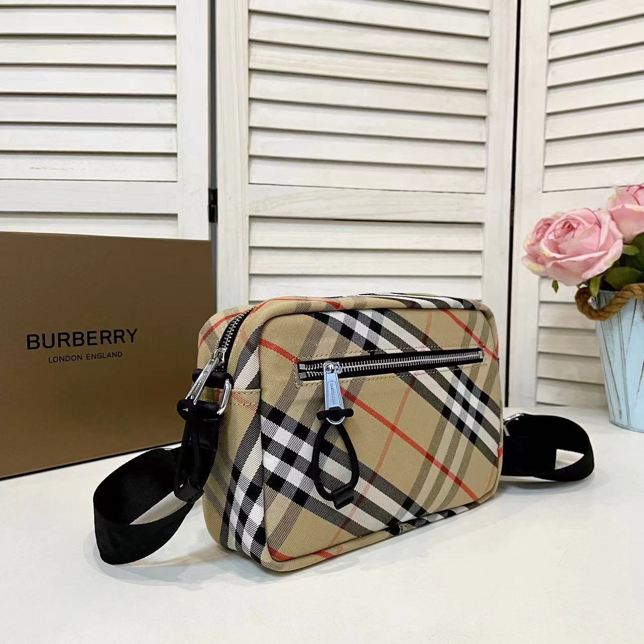 Burberry バーバリー  バッグ