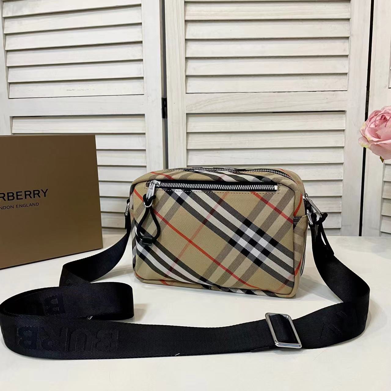Burberry バーバリー  バッグ